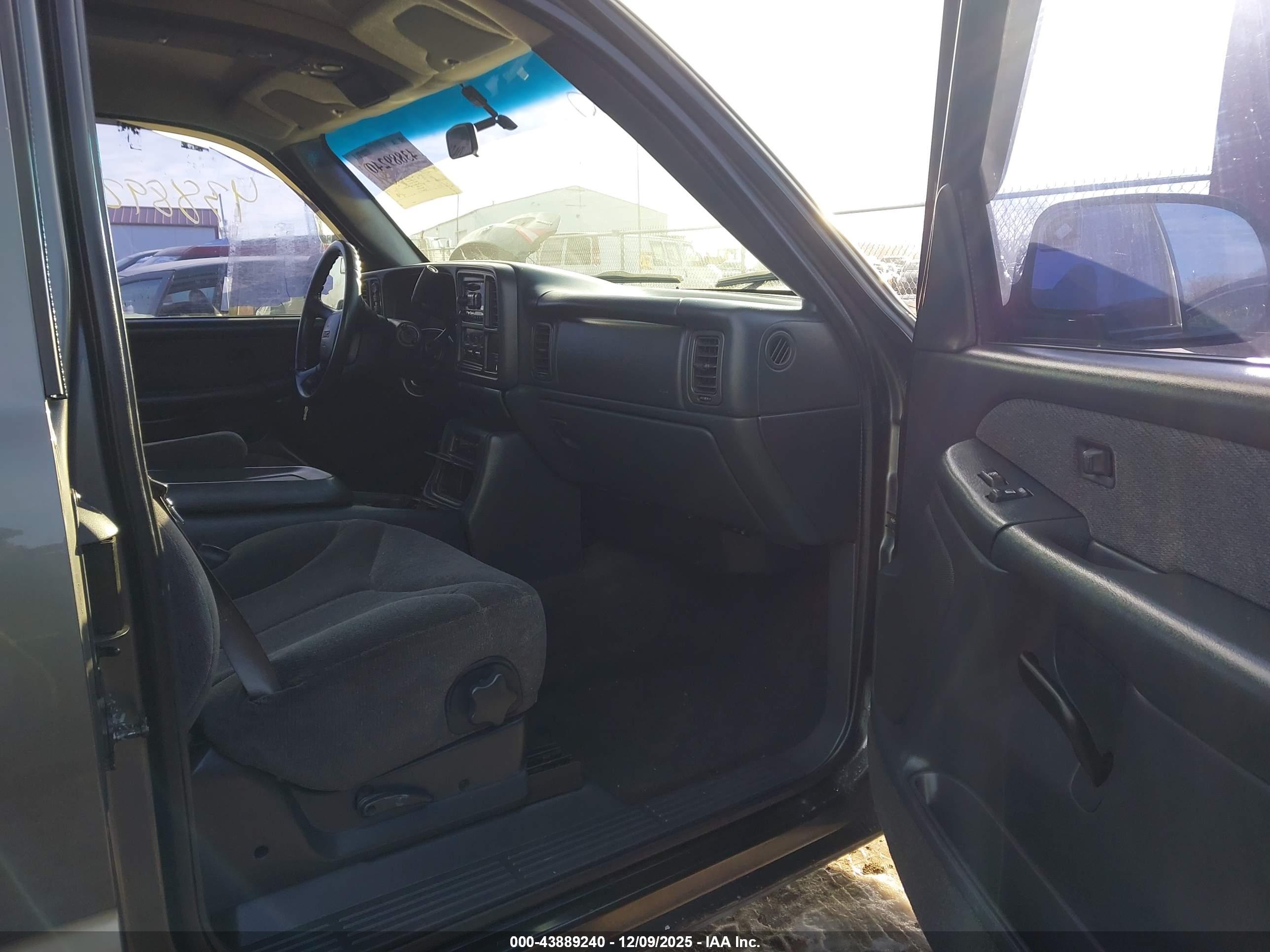 GMC SIERRA image 5