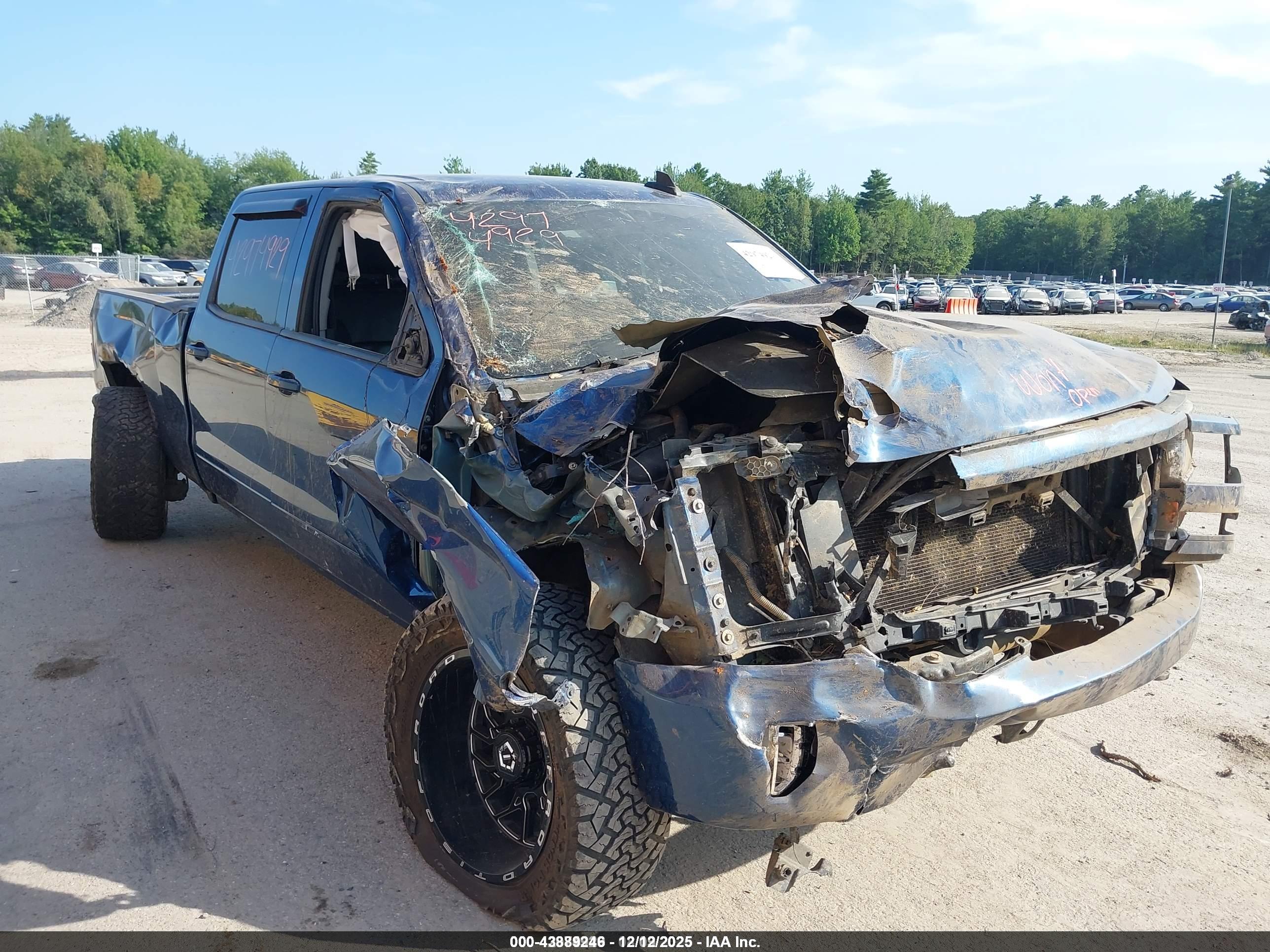 CHEVROLET SILVERADO image 6