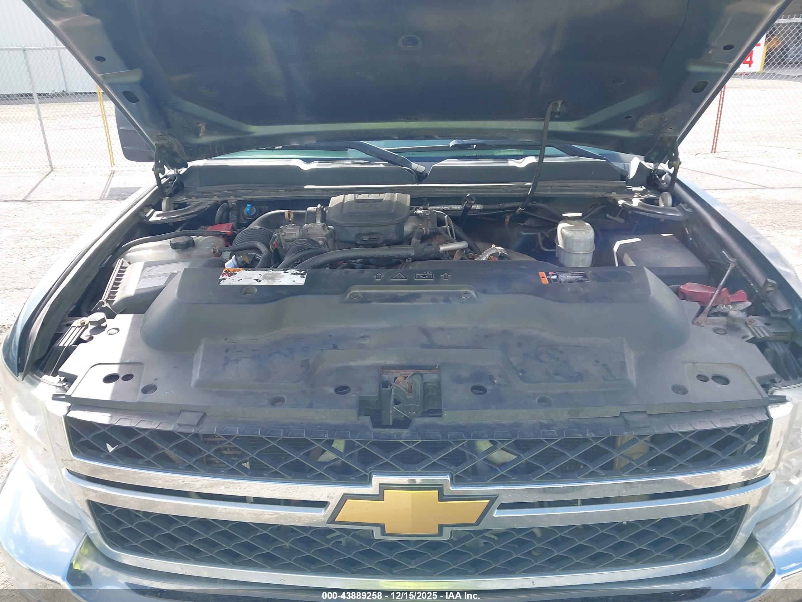 CHEVROLET SILVERADO image 10