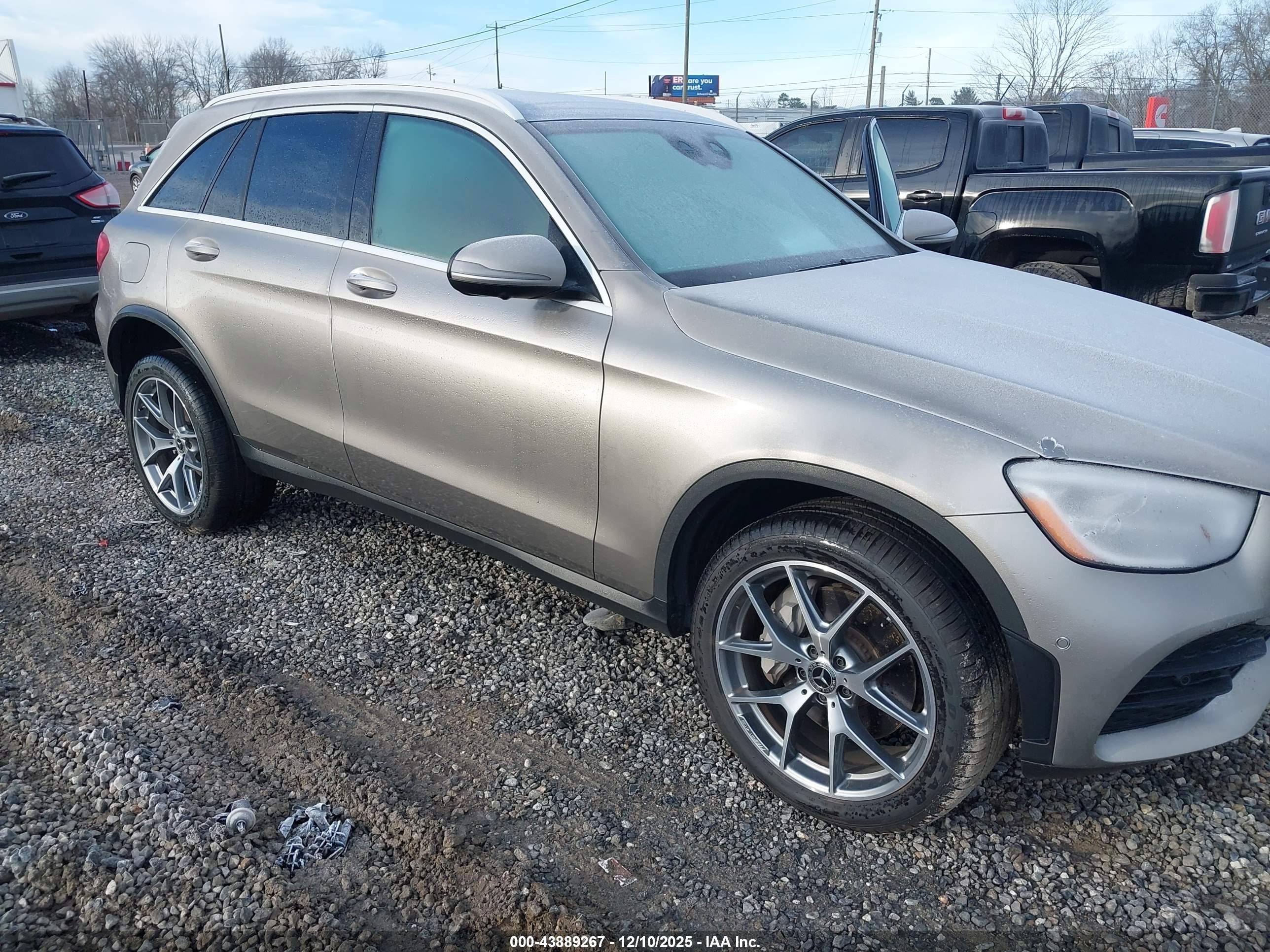 MERCEDES-BENZ GLC image 6