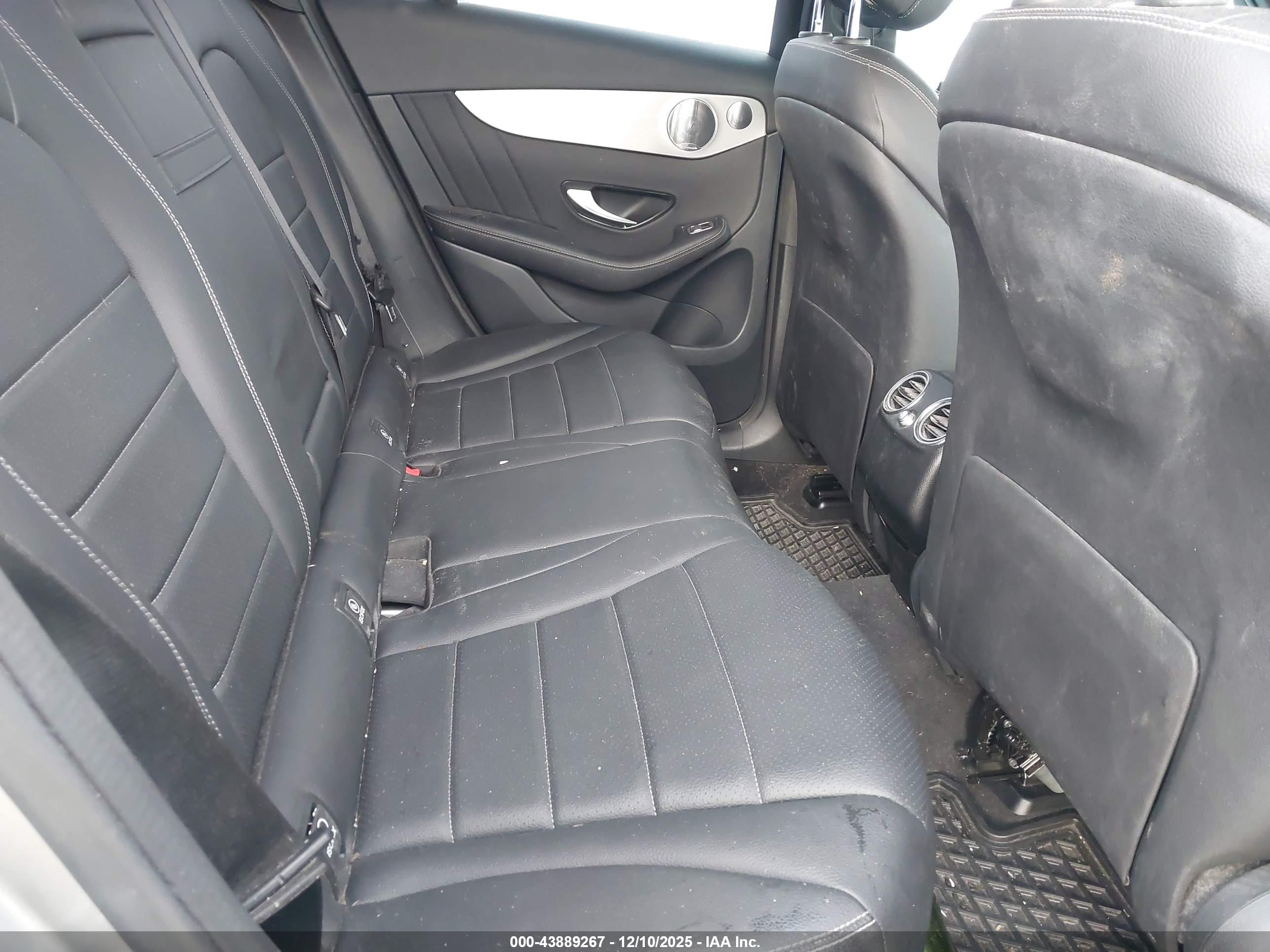MERCEDES-BENZ GLC image 8