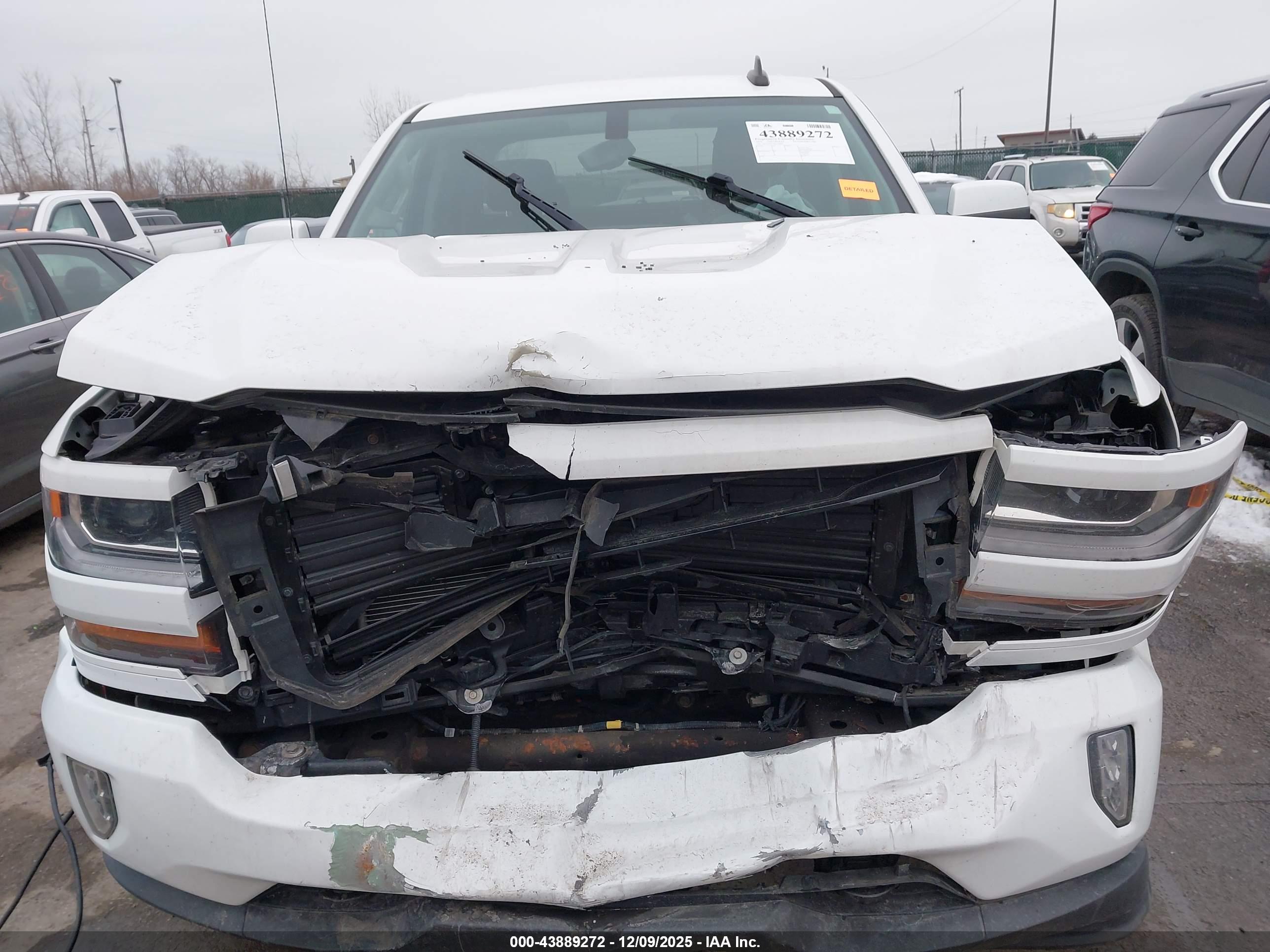 CHEVROLET SILVERADO image 6