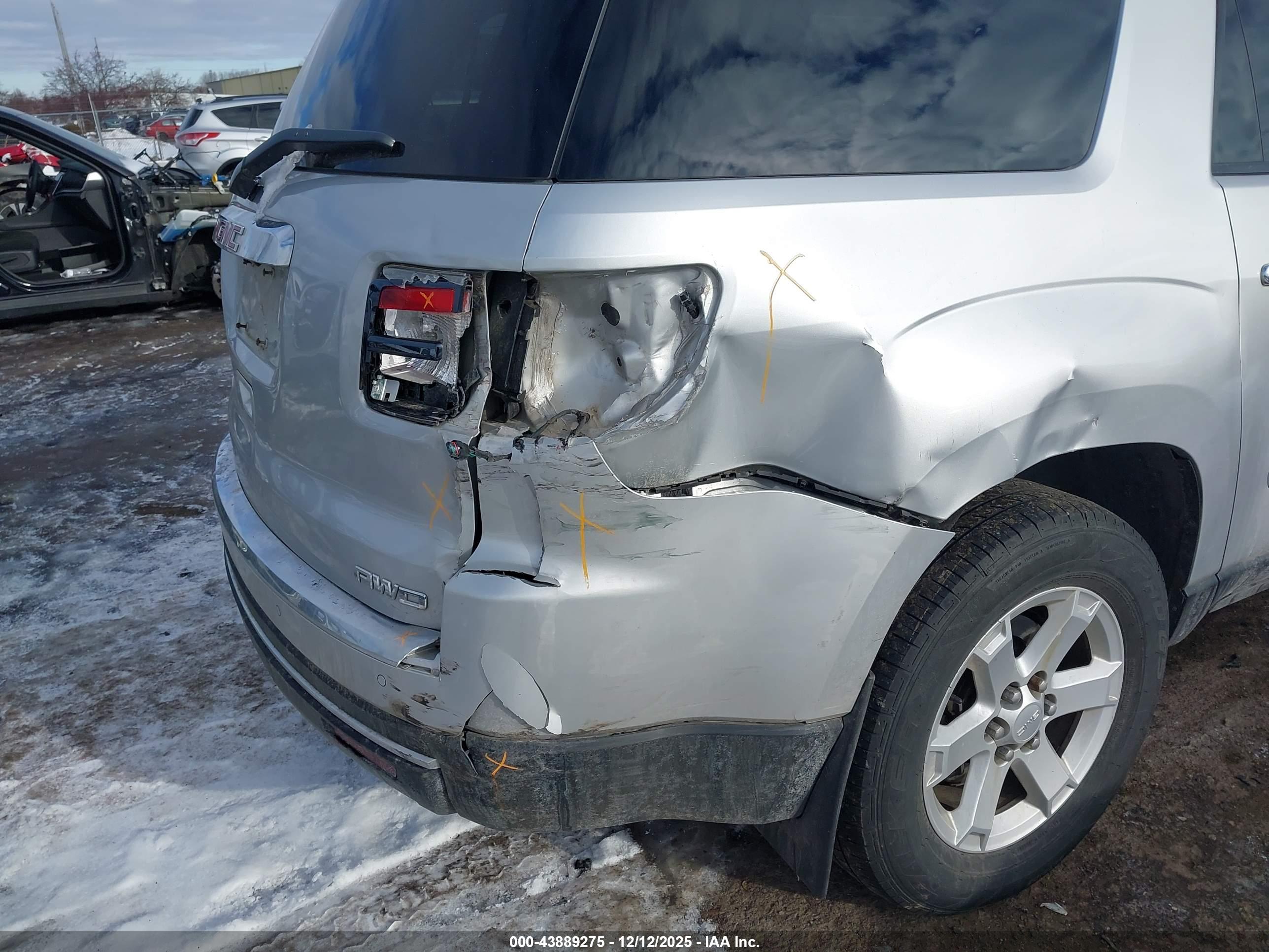 GMC ACADIA image 6