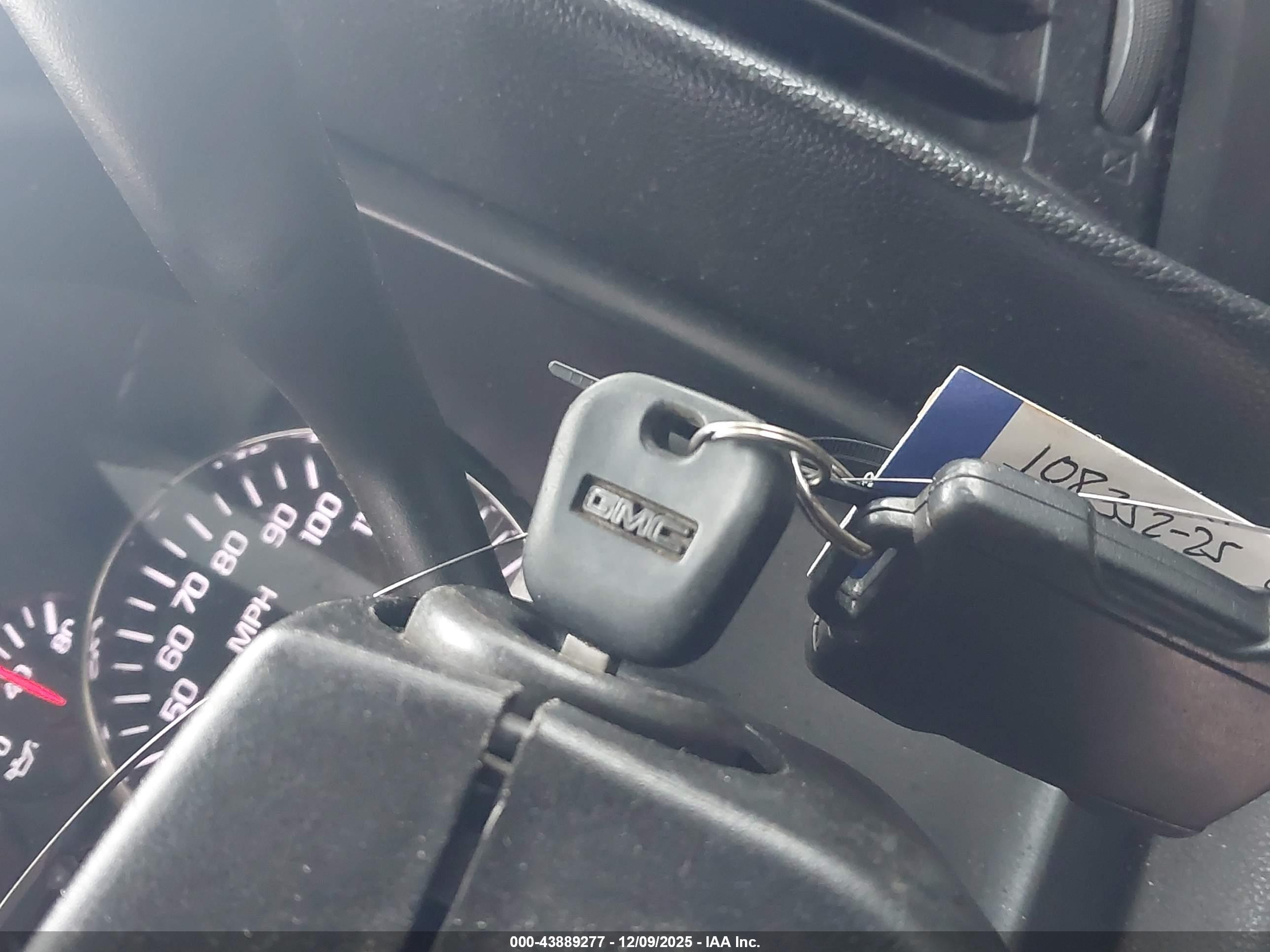 GMC SIERRA image 11