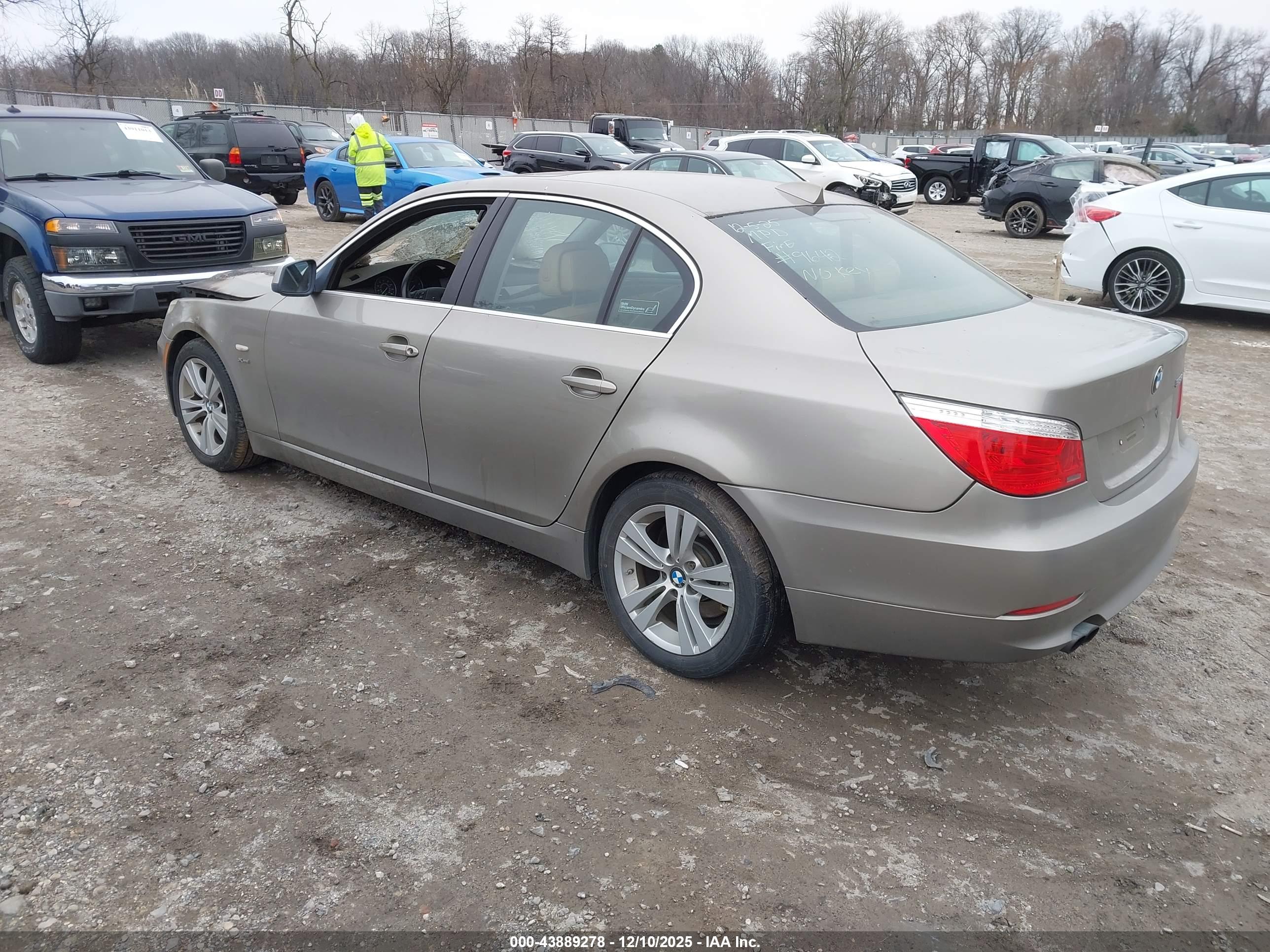 BMW 528I image 3