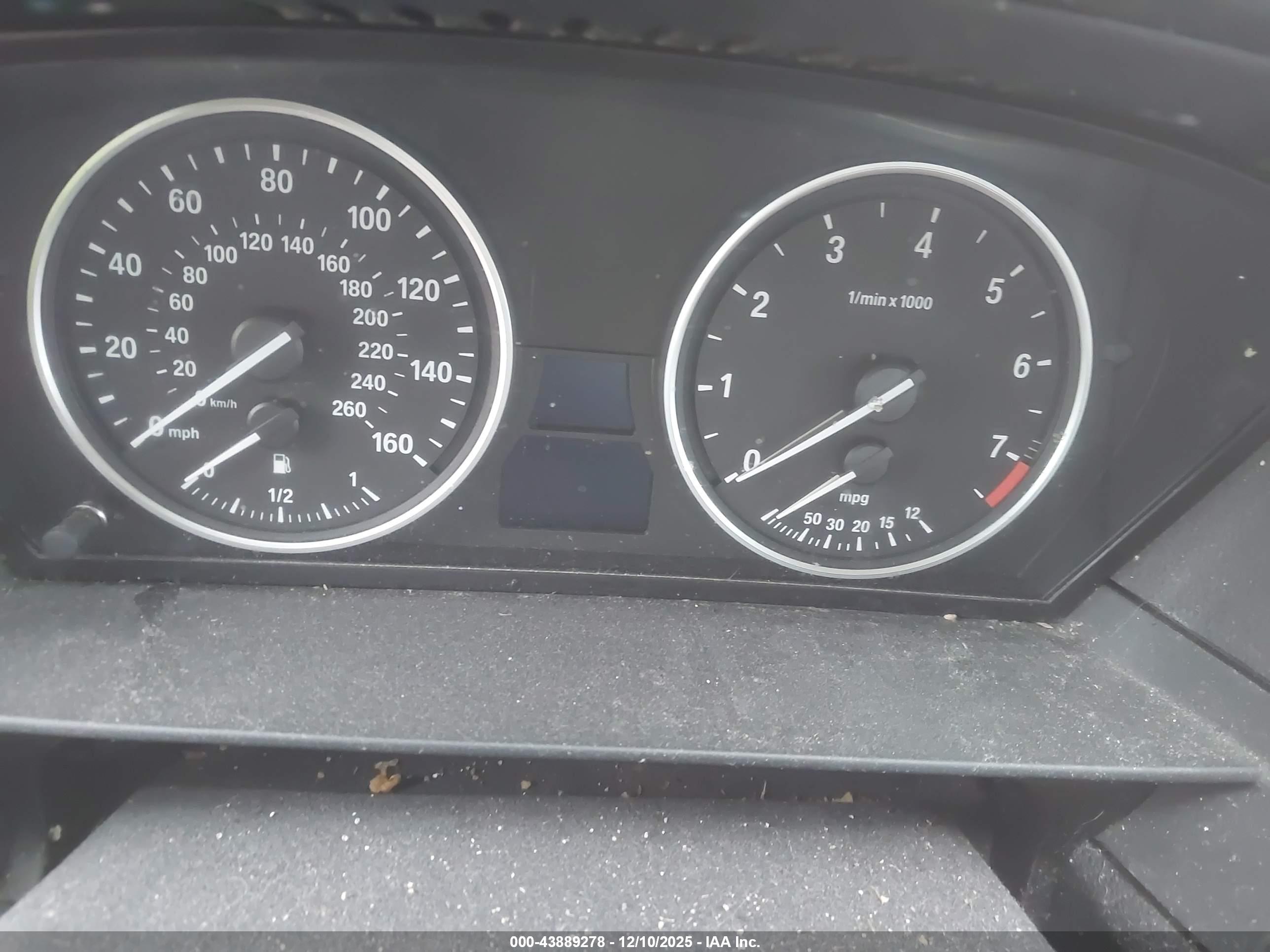 BMW 528I image 7