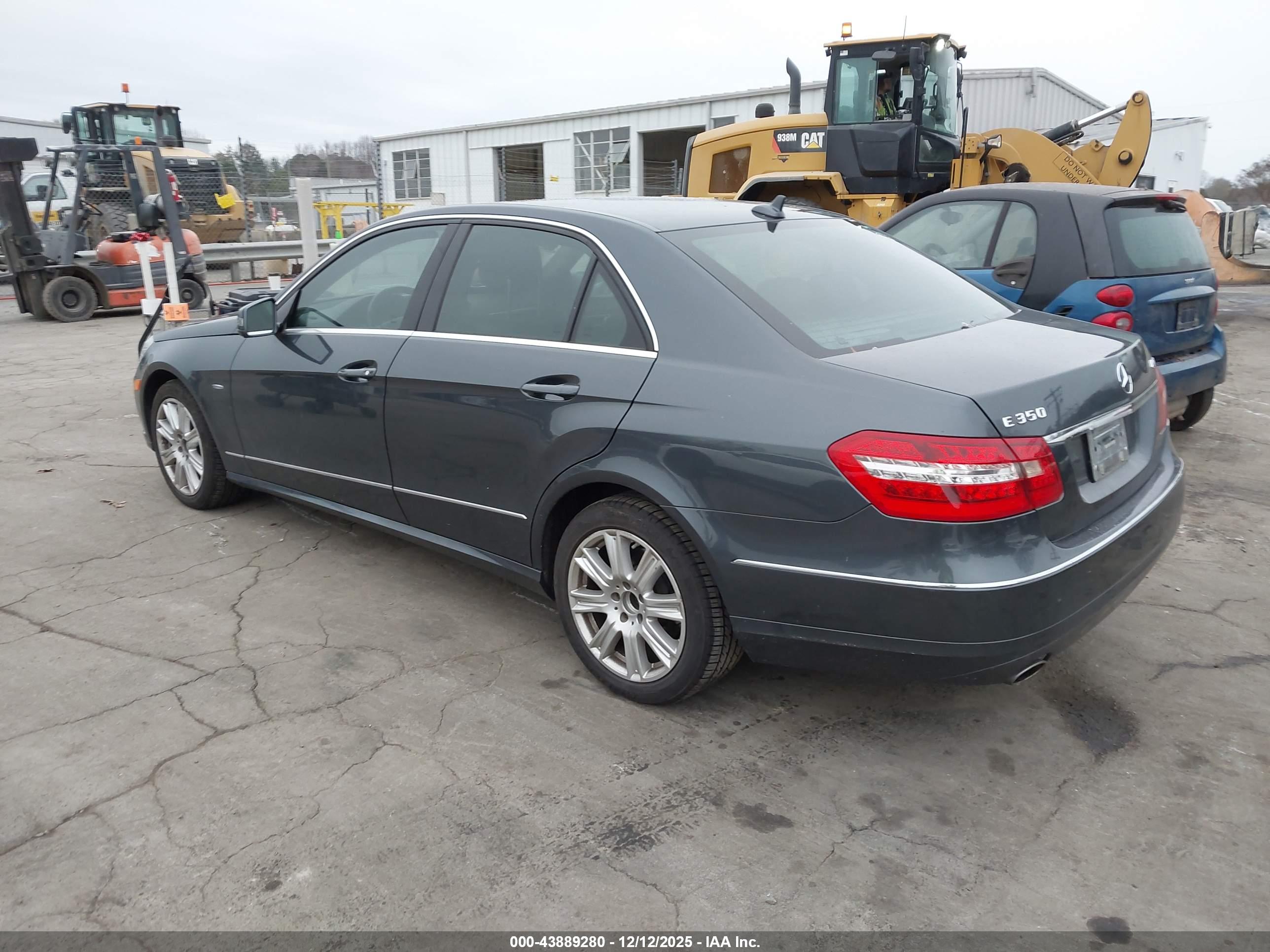 MERCEDES-BENZ E image 3