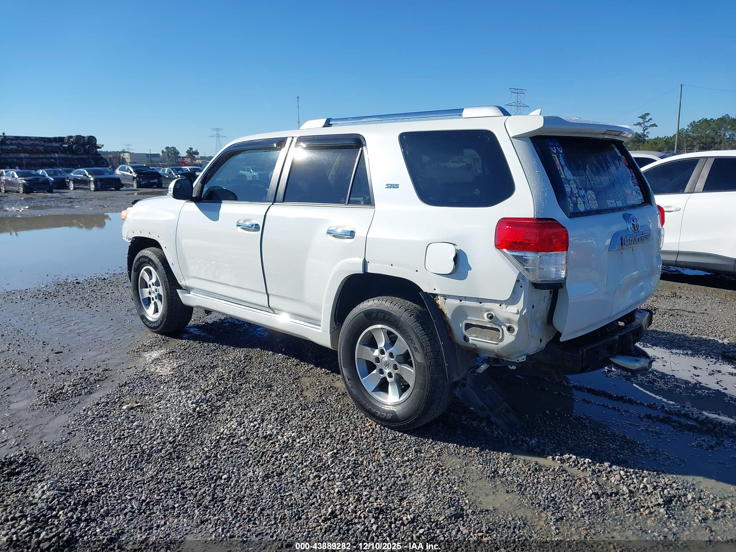 TOYOTA 4RUNNER image 3