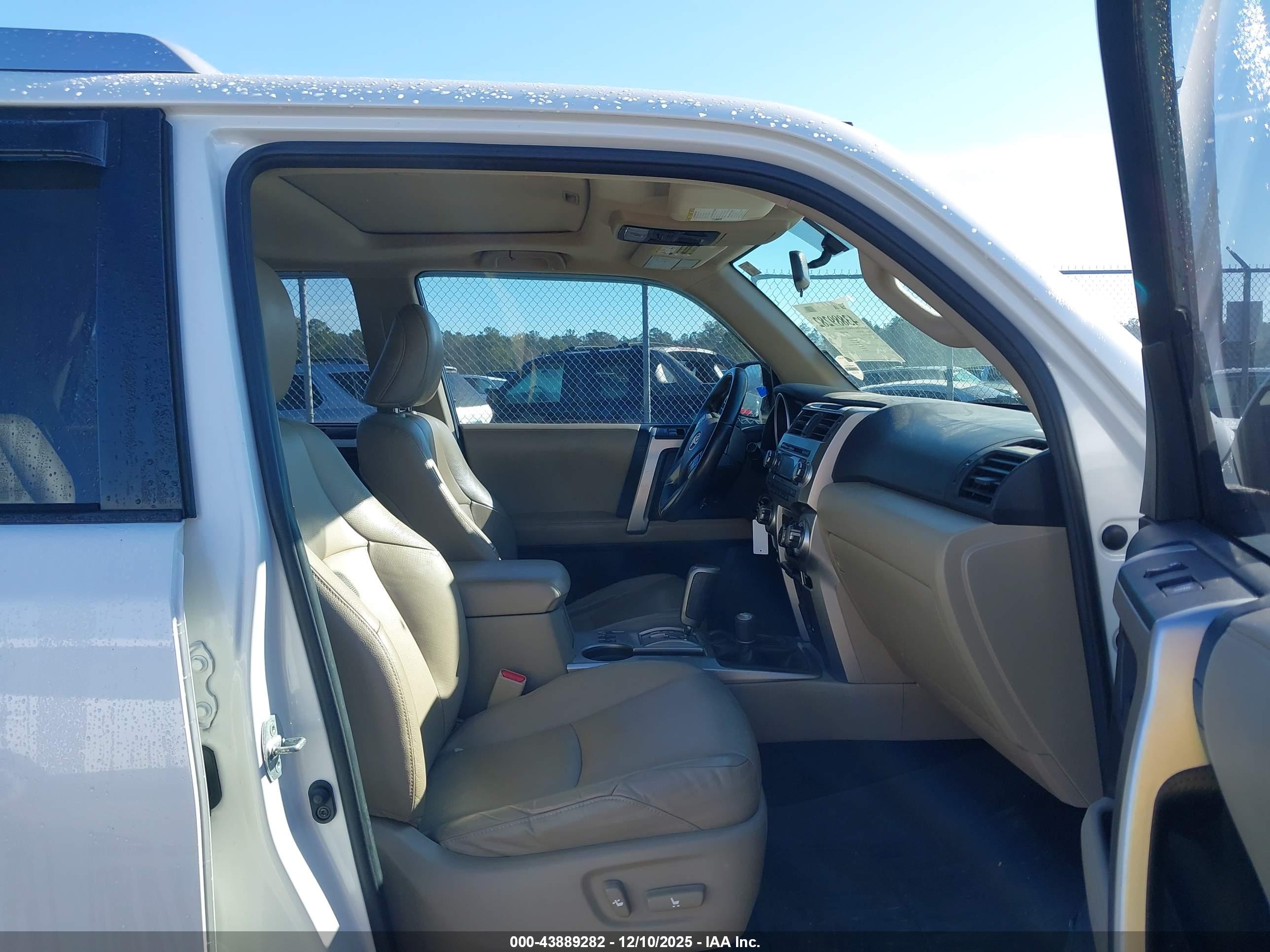 TOYOTA 4RUNNER image 5