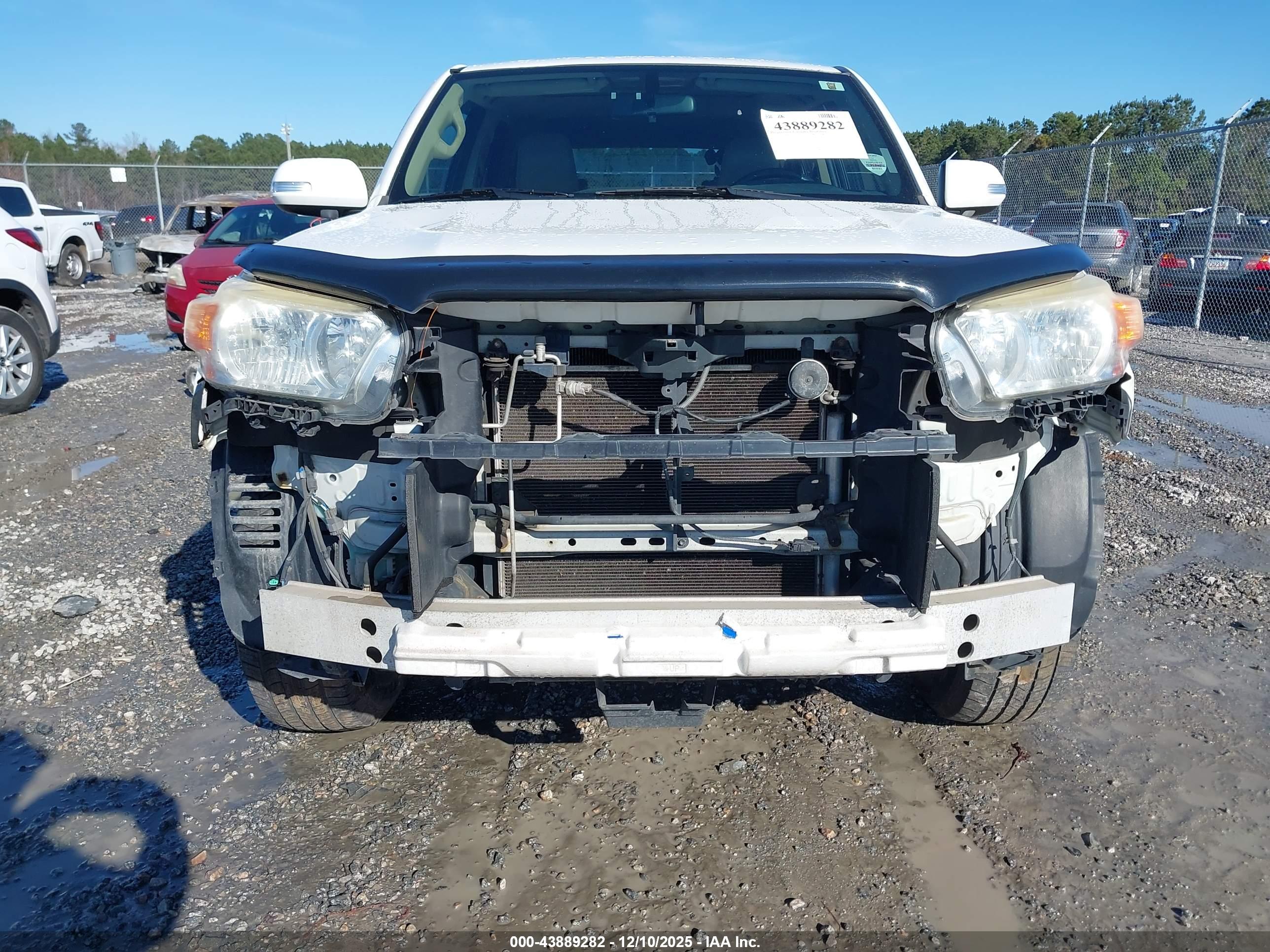 TOYOTA 4RUNNER image 6