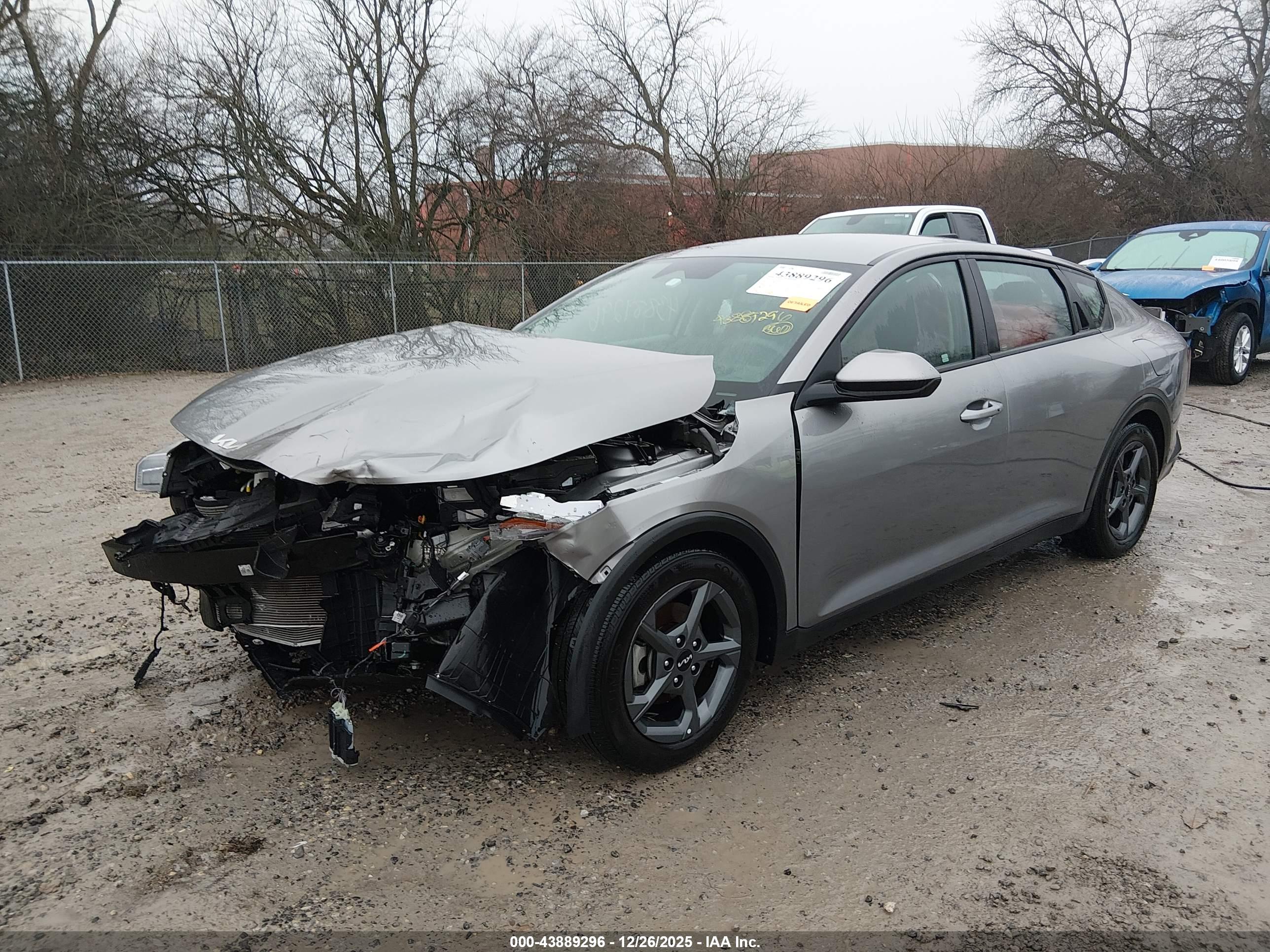 KIA K4 image 2