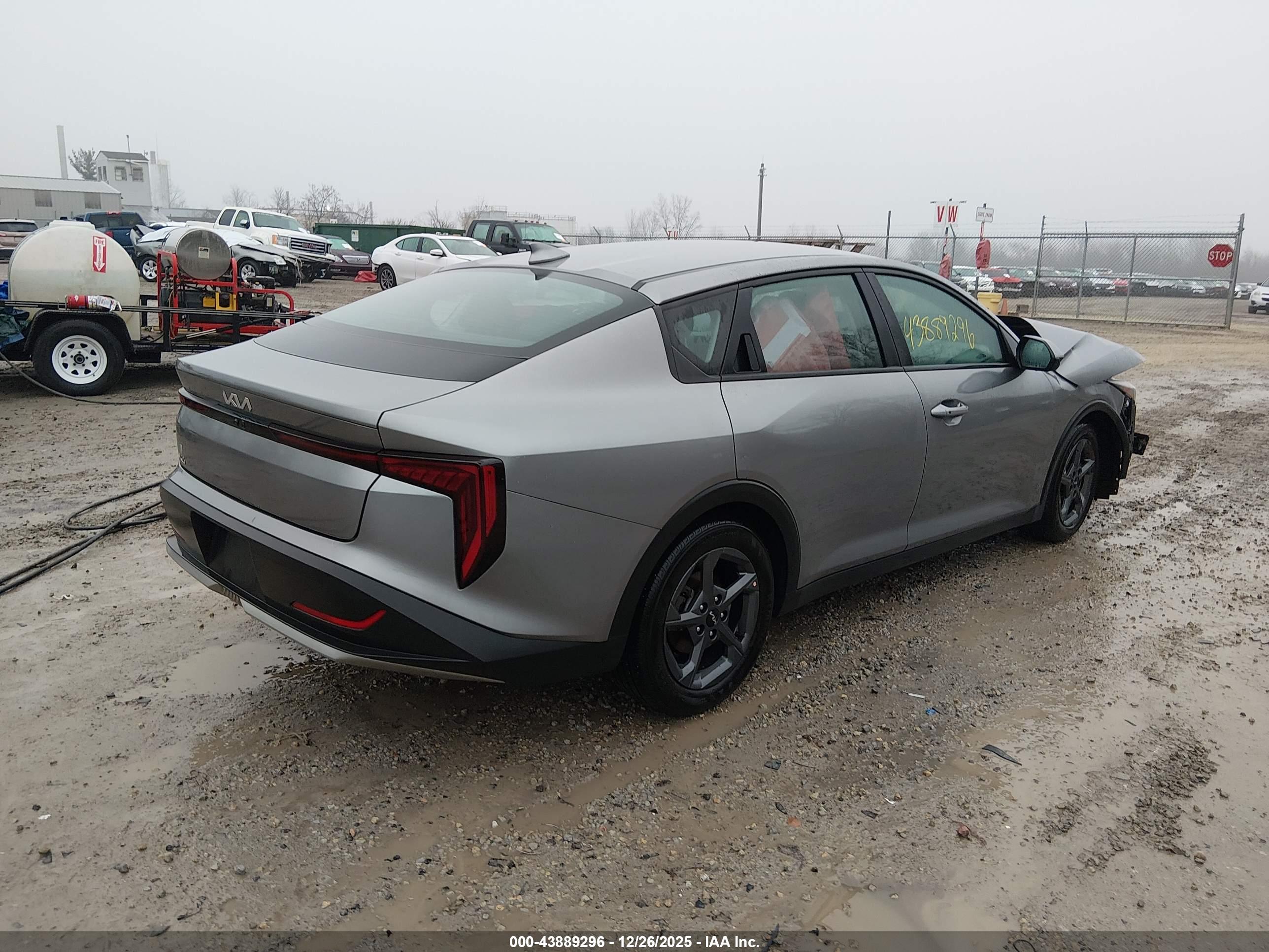 KIA K4 image 4