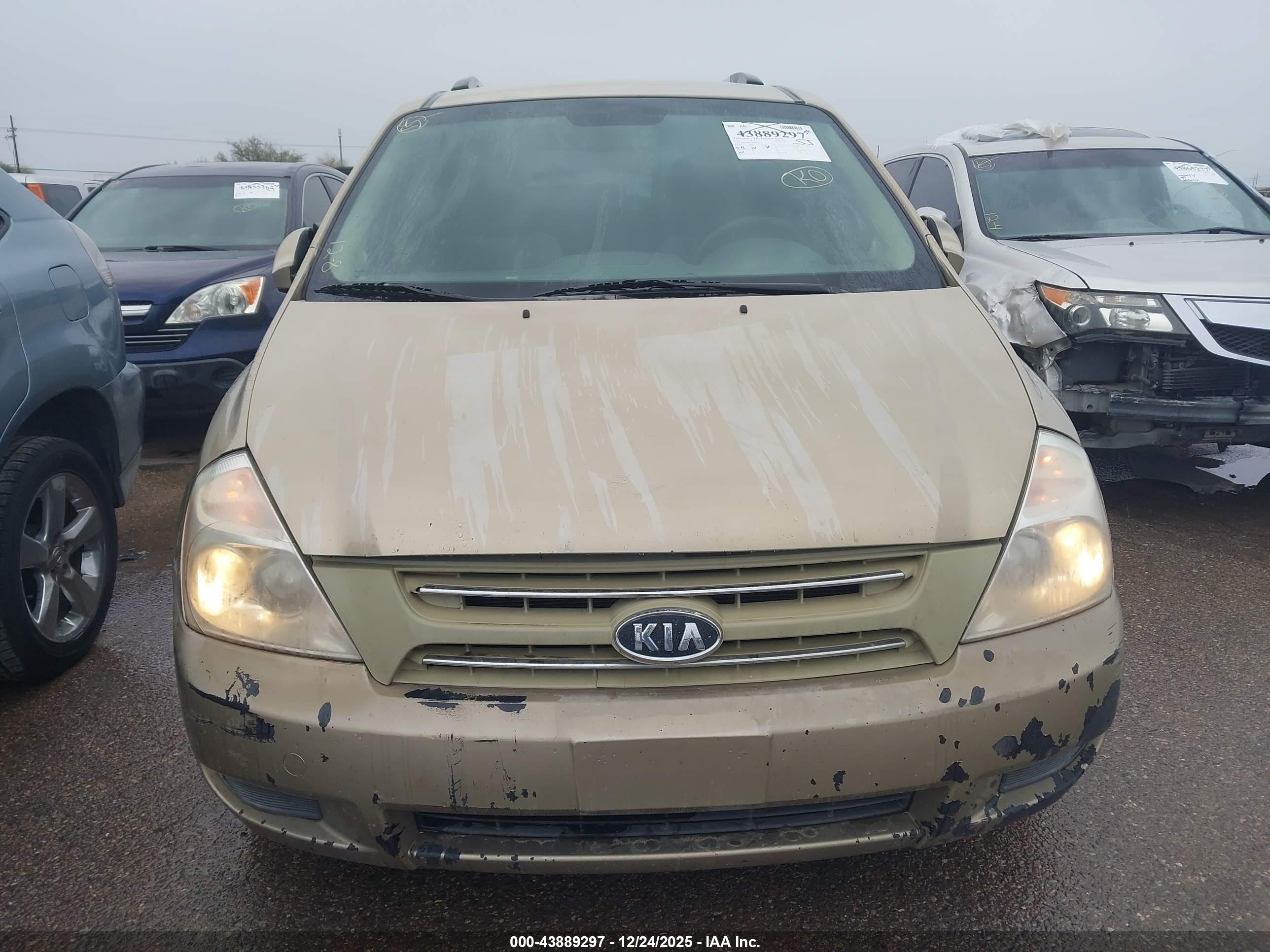 KIA SEDONA image 6