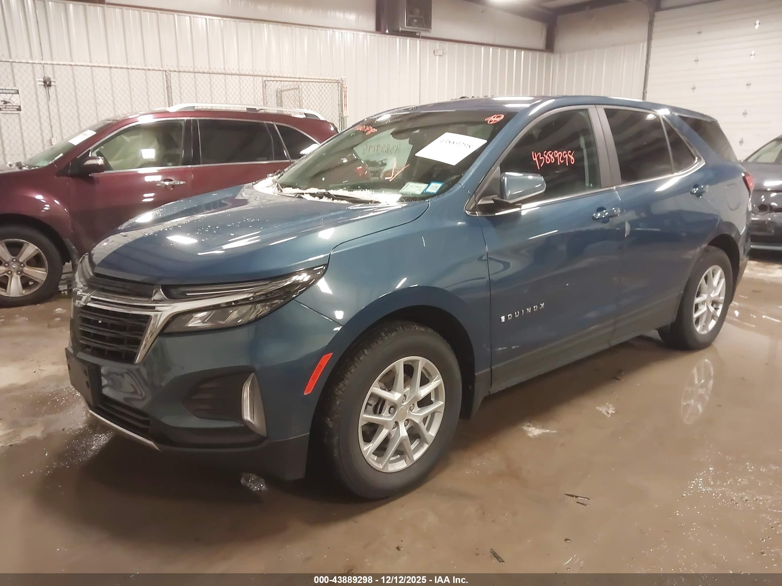 CHEVROLET EQUINOX image 2