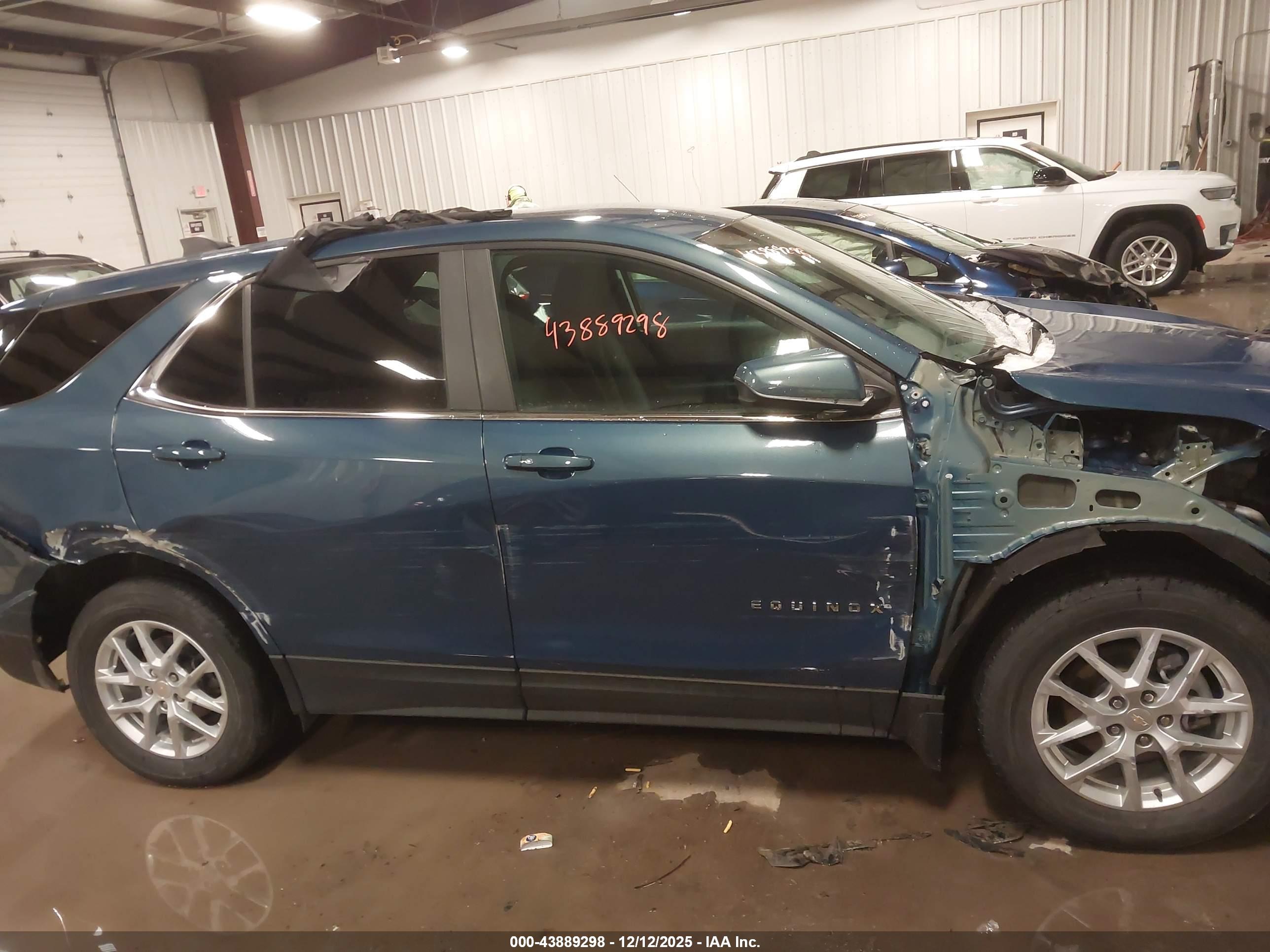 CHEVROLET EQUINOX image 6