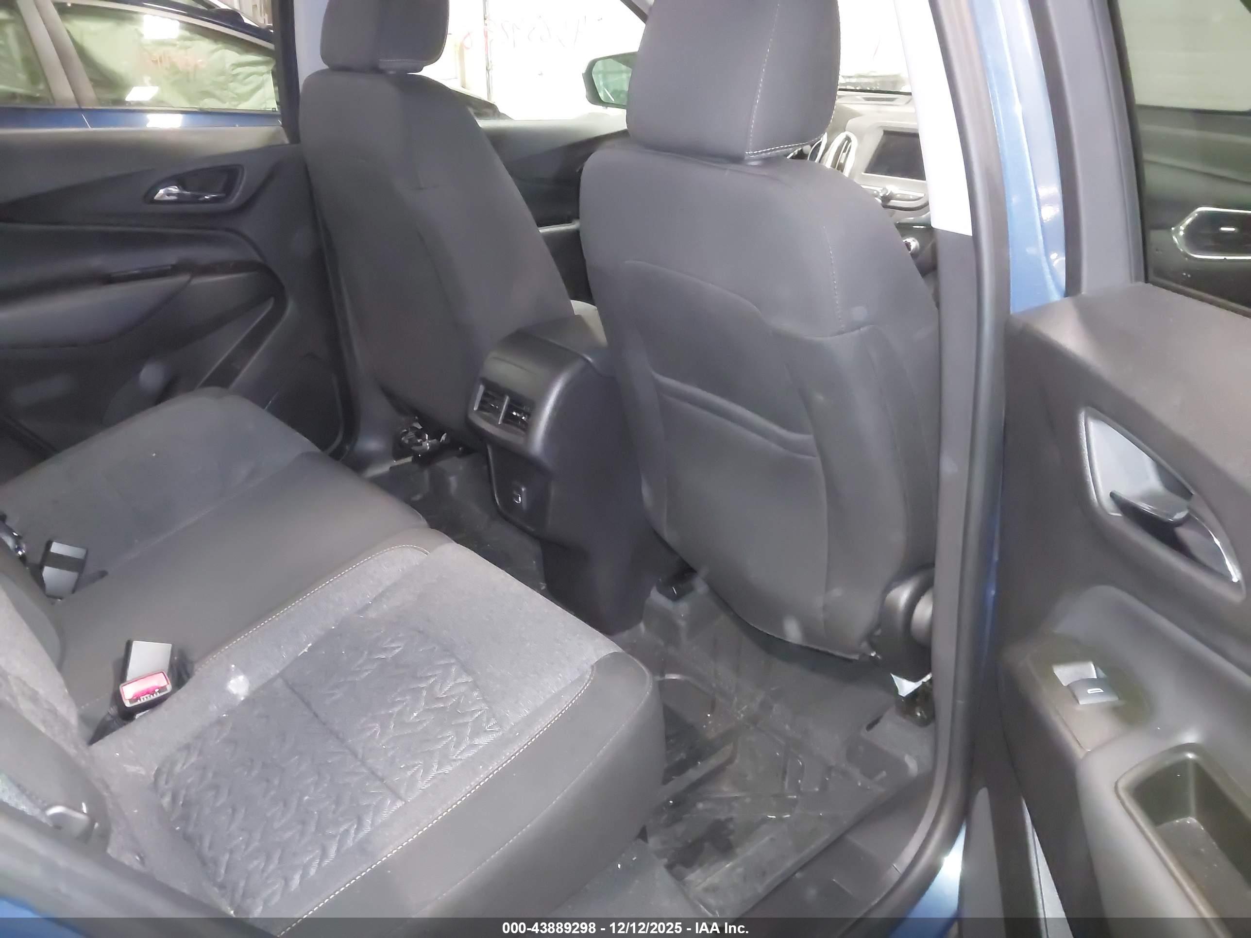 CHEVROLET EQUINOX image 8