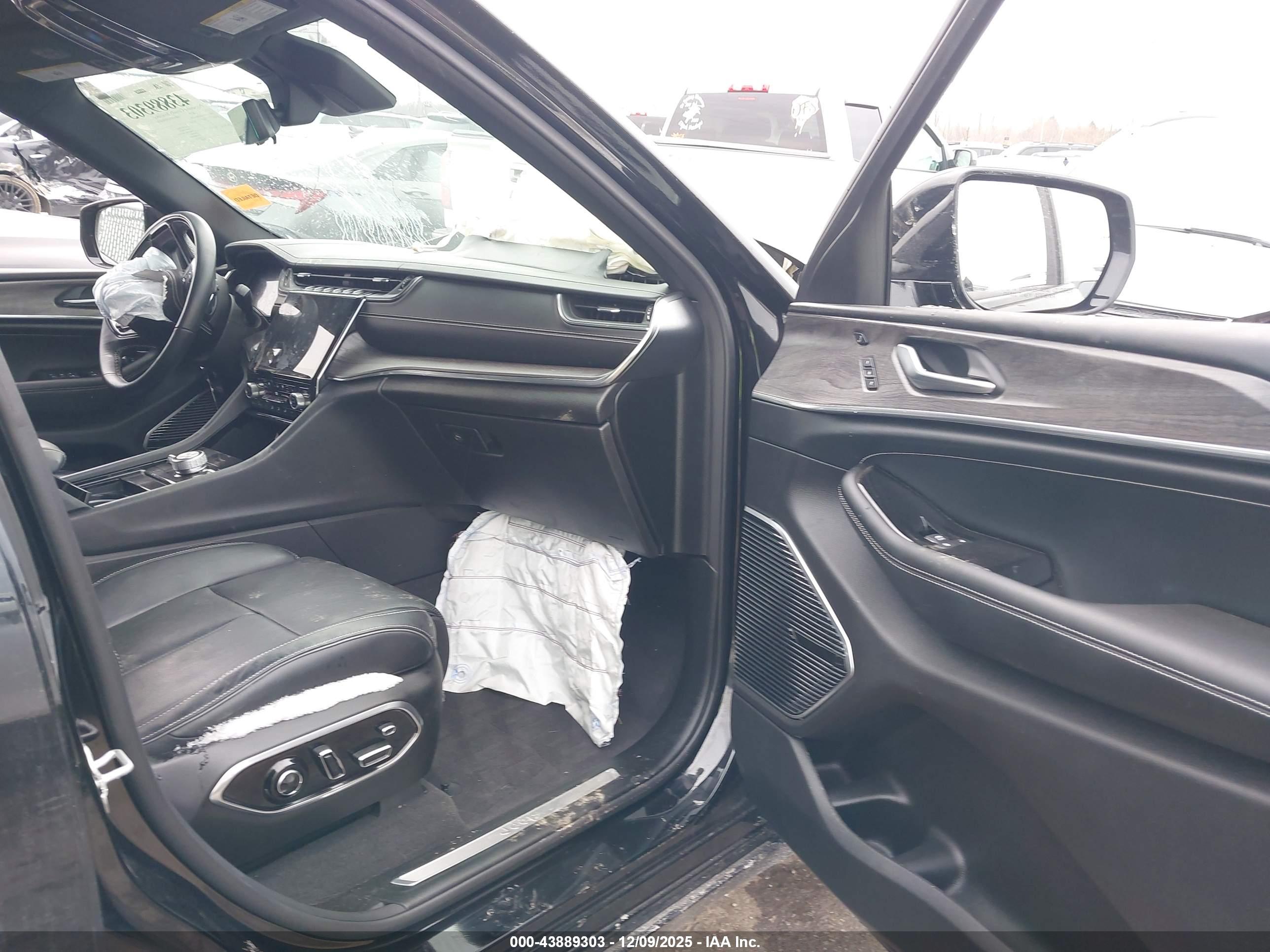 JEEP GRAND image 5