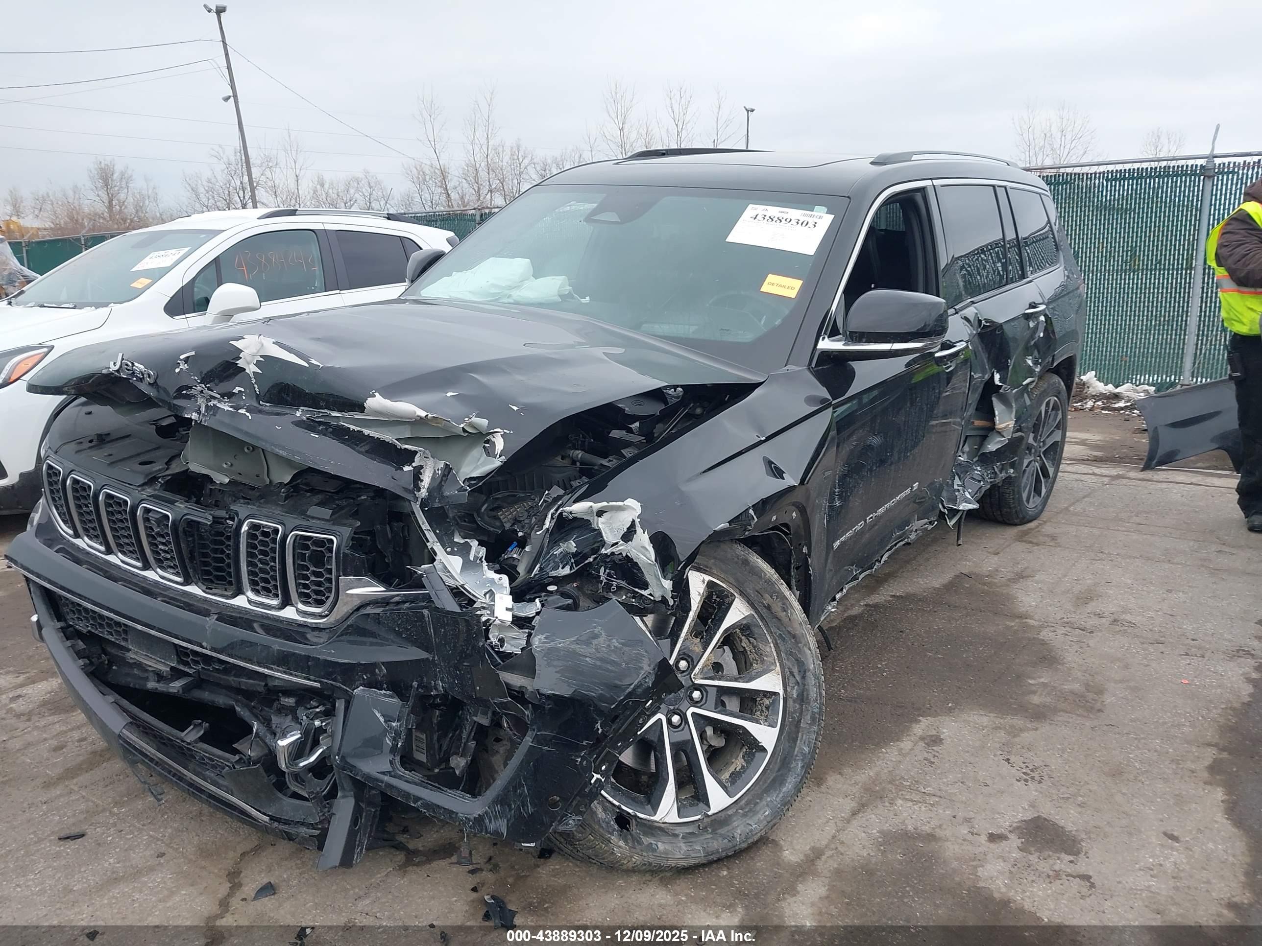 JEEP GRAND image 6