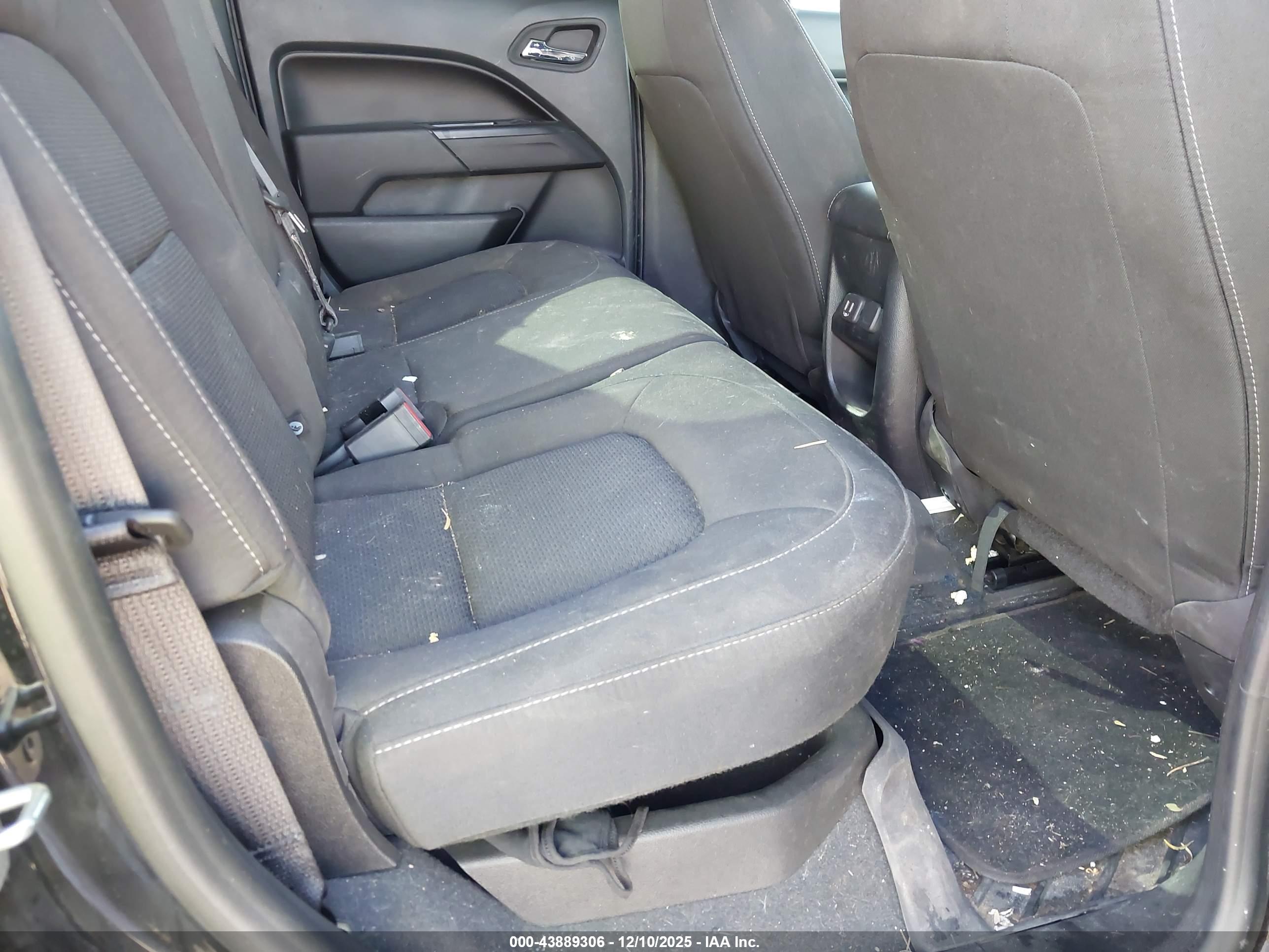 CHEVROLET COLORADO image 8