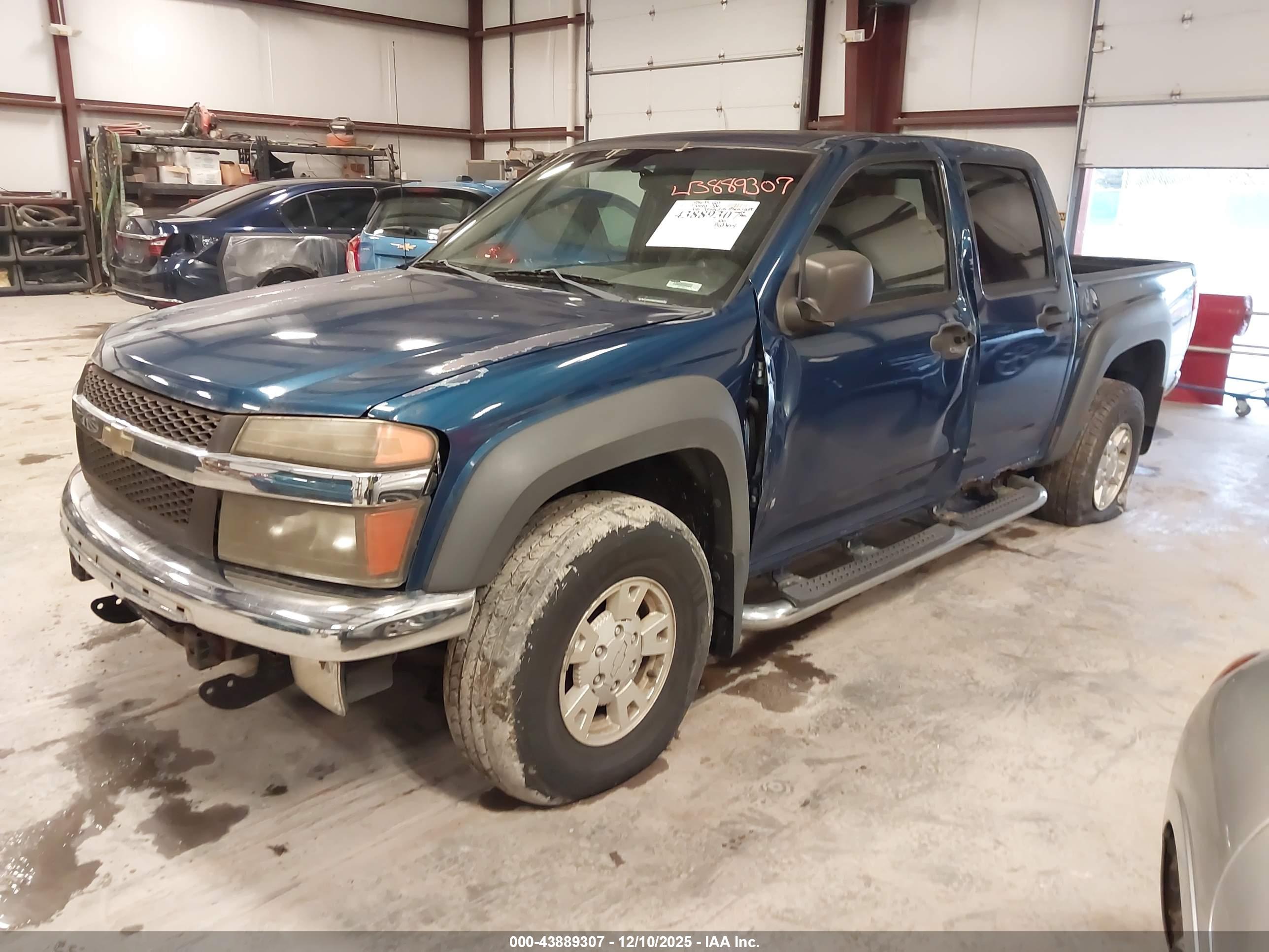CHEVROLET COLORADO image 2