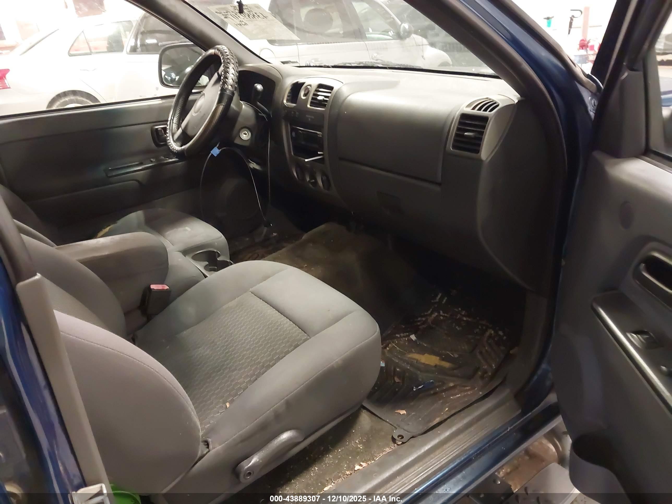 CHEVROLET COLORADO image 5