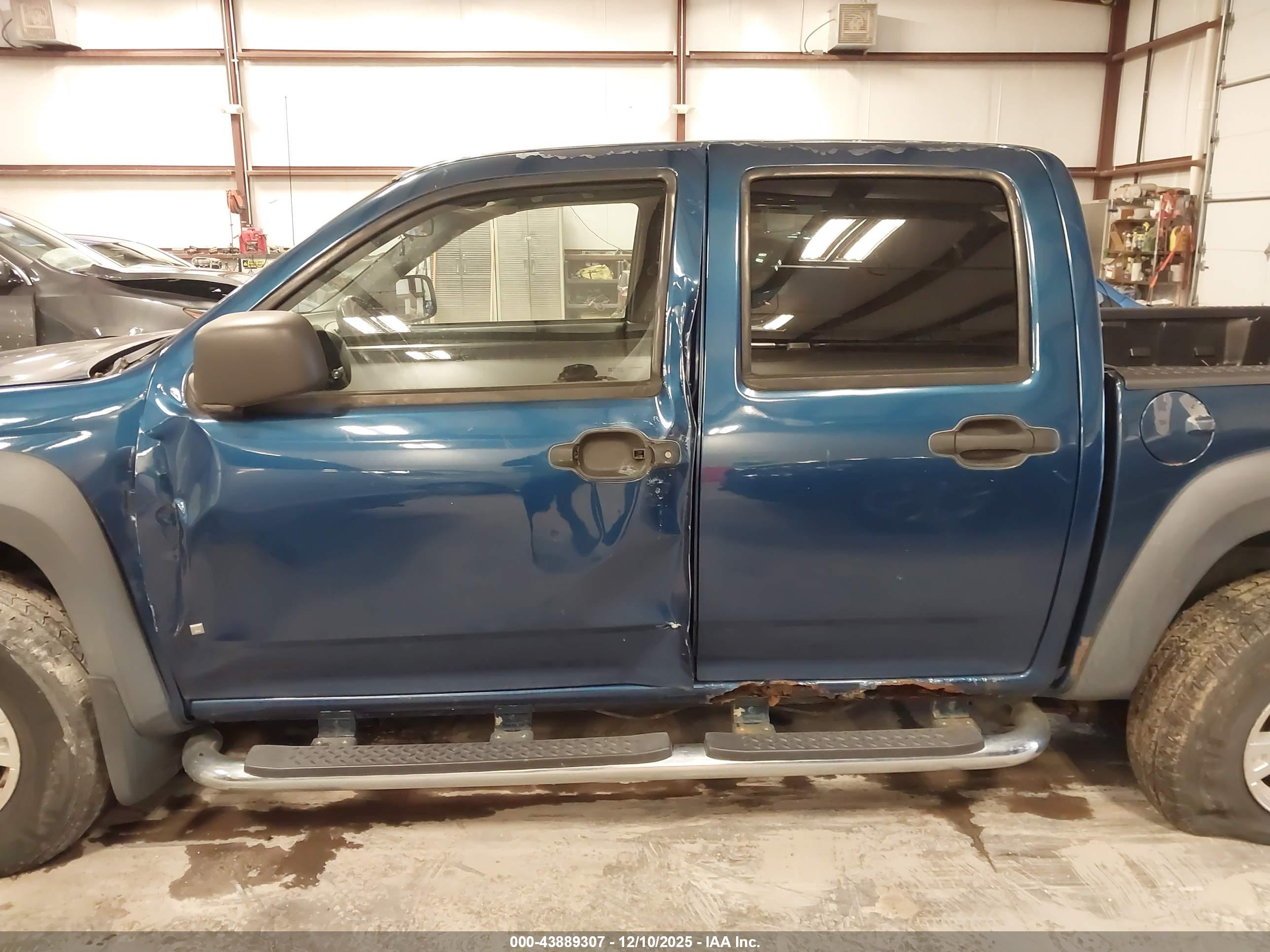 CHEVROLET COLORADO image 6