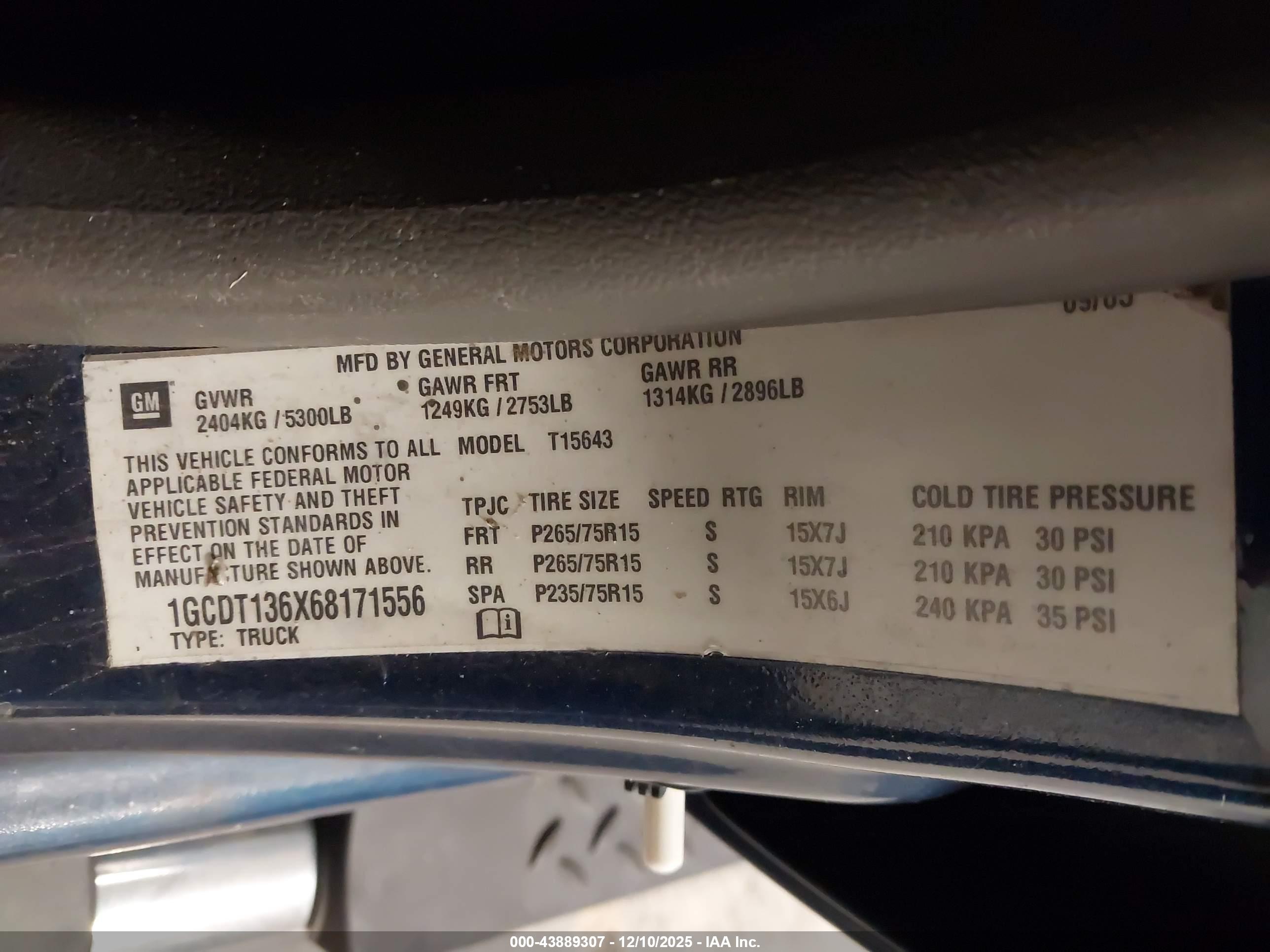 CHEVROLET COLORADO image 9