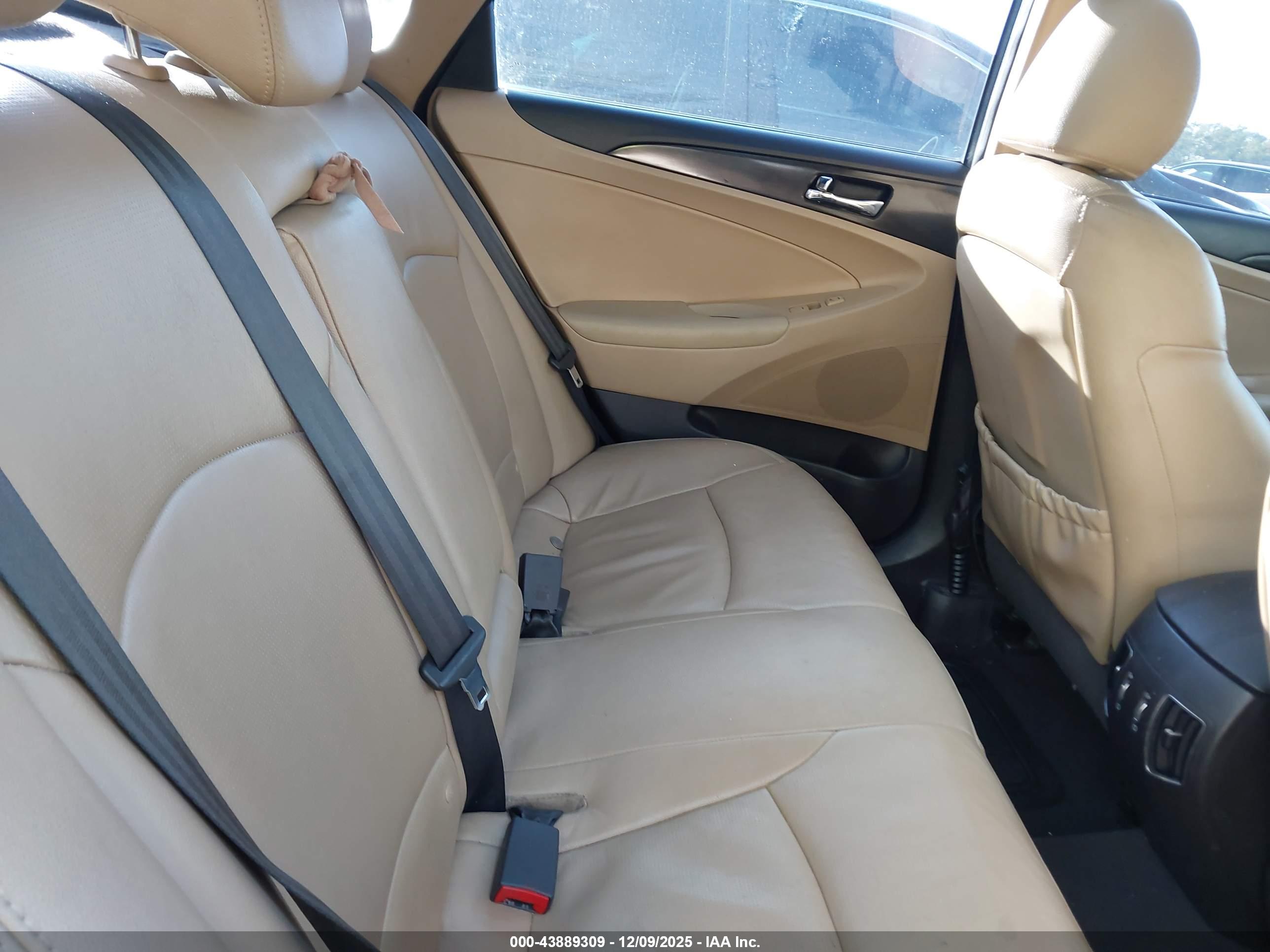 HYUNDAI SONATA image 8
