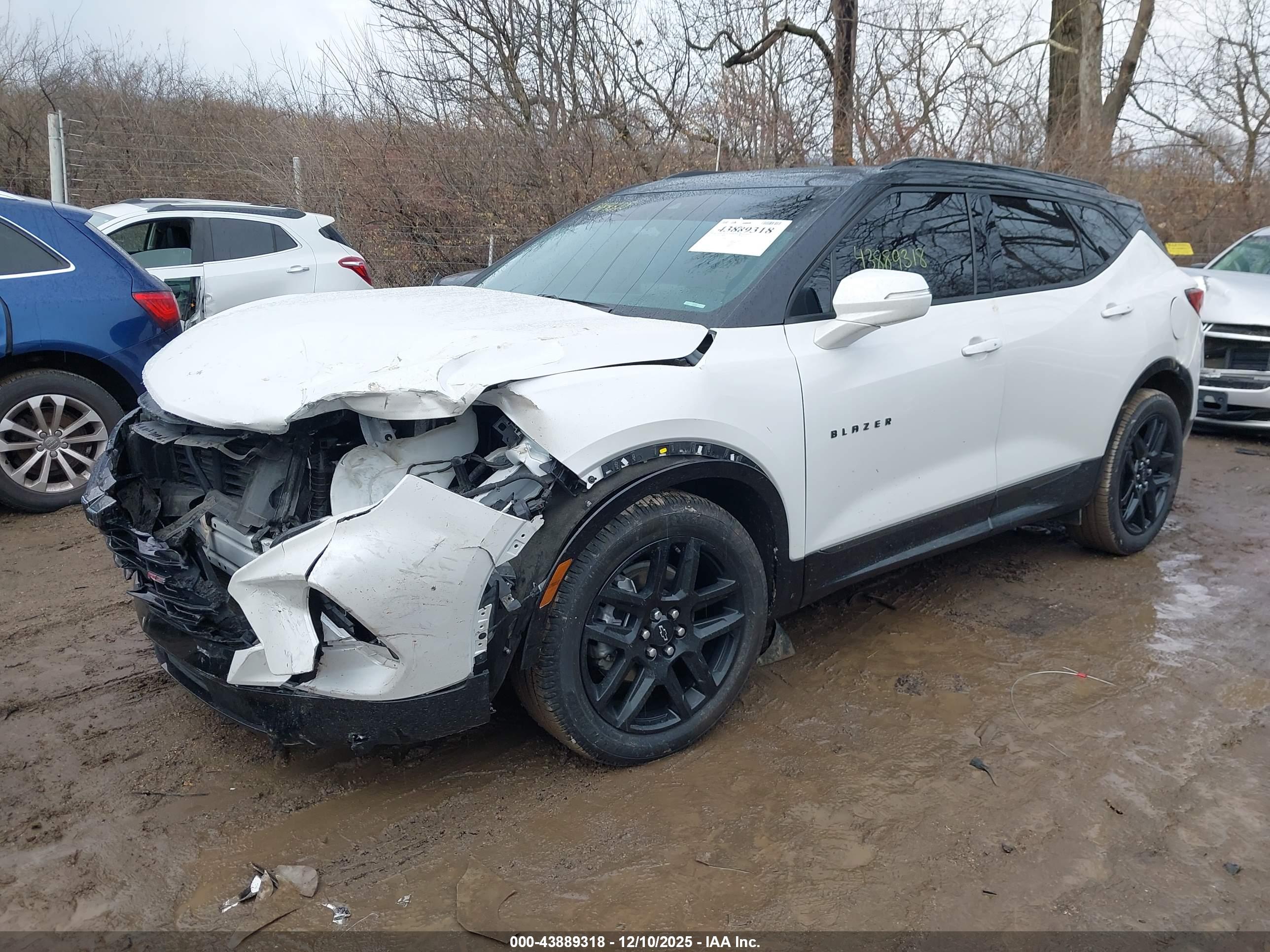 CHEVROLET BLAZER image 2