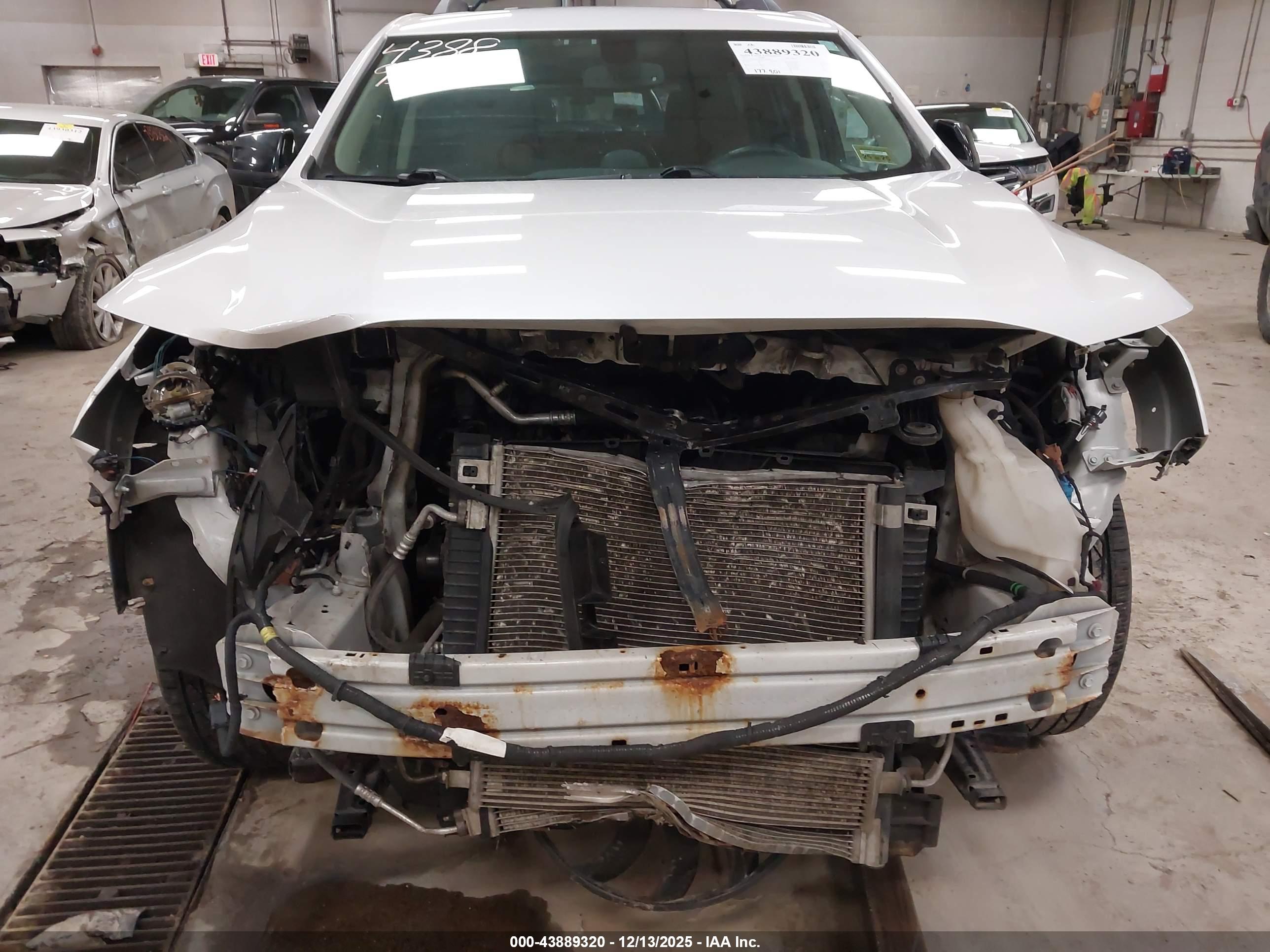 GMC ACADIA image 6