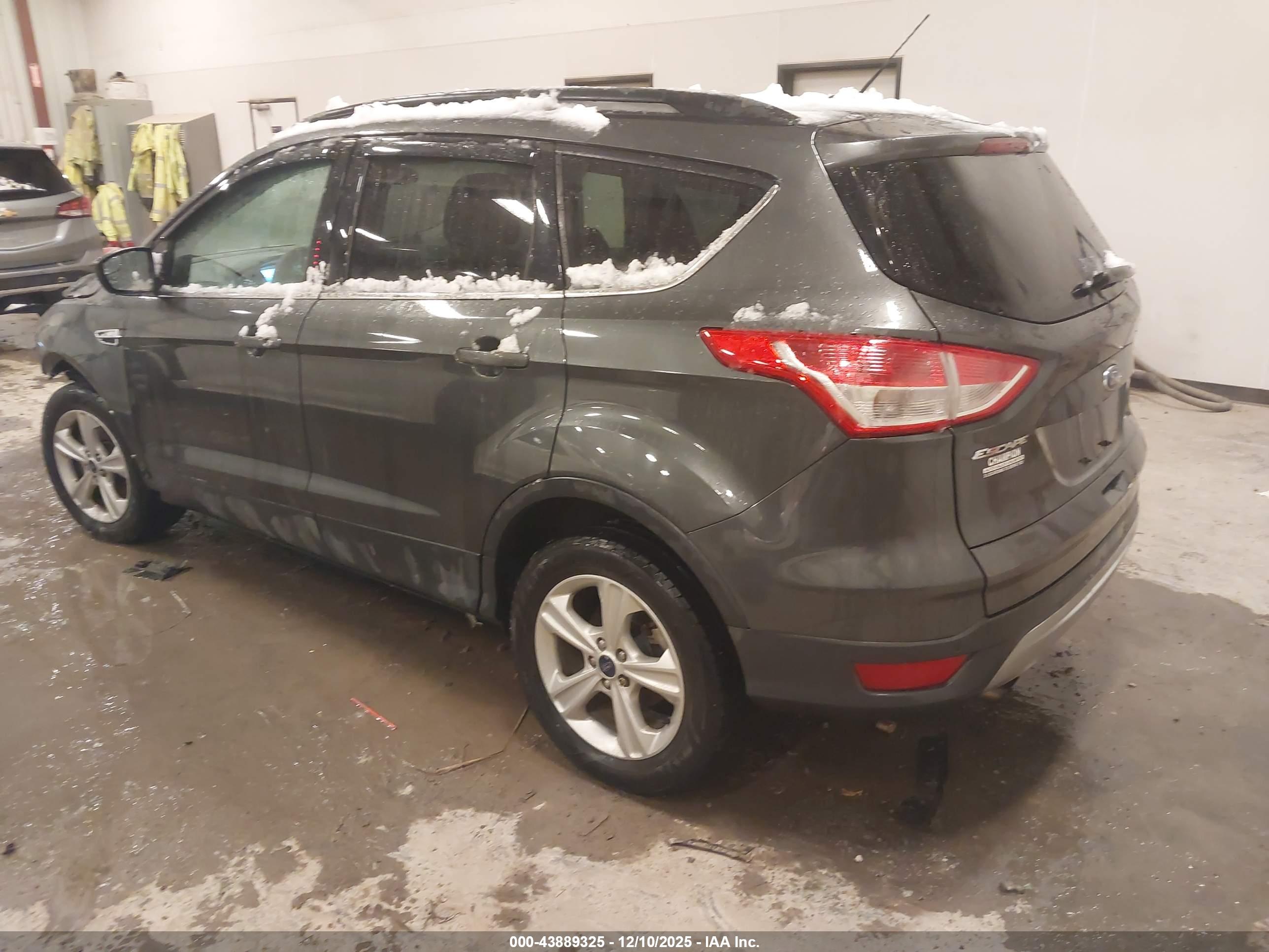 FORD ESCAPE image 3