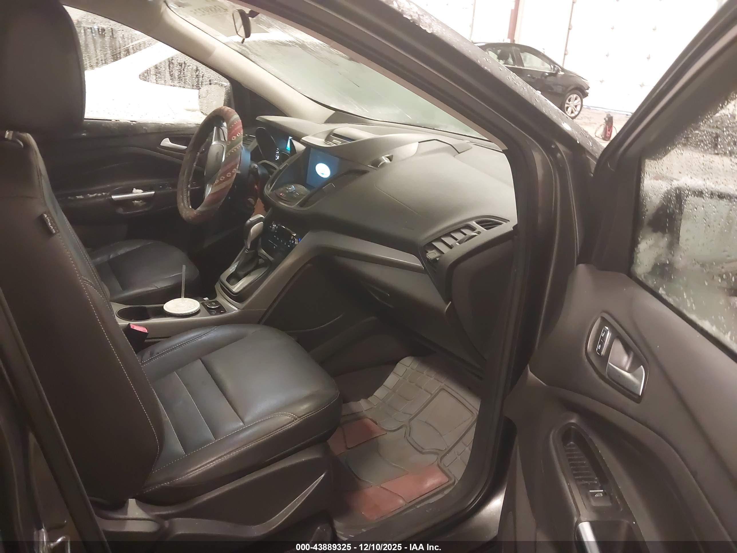 FORD ESCAPE image 5