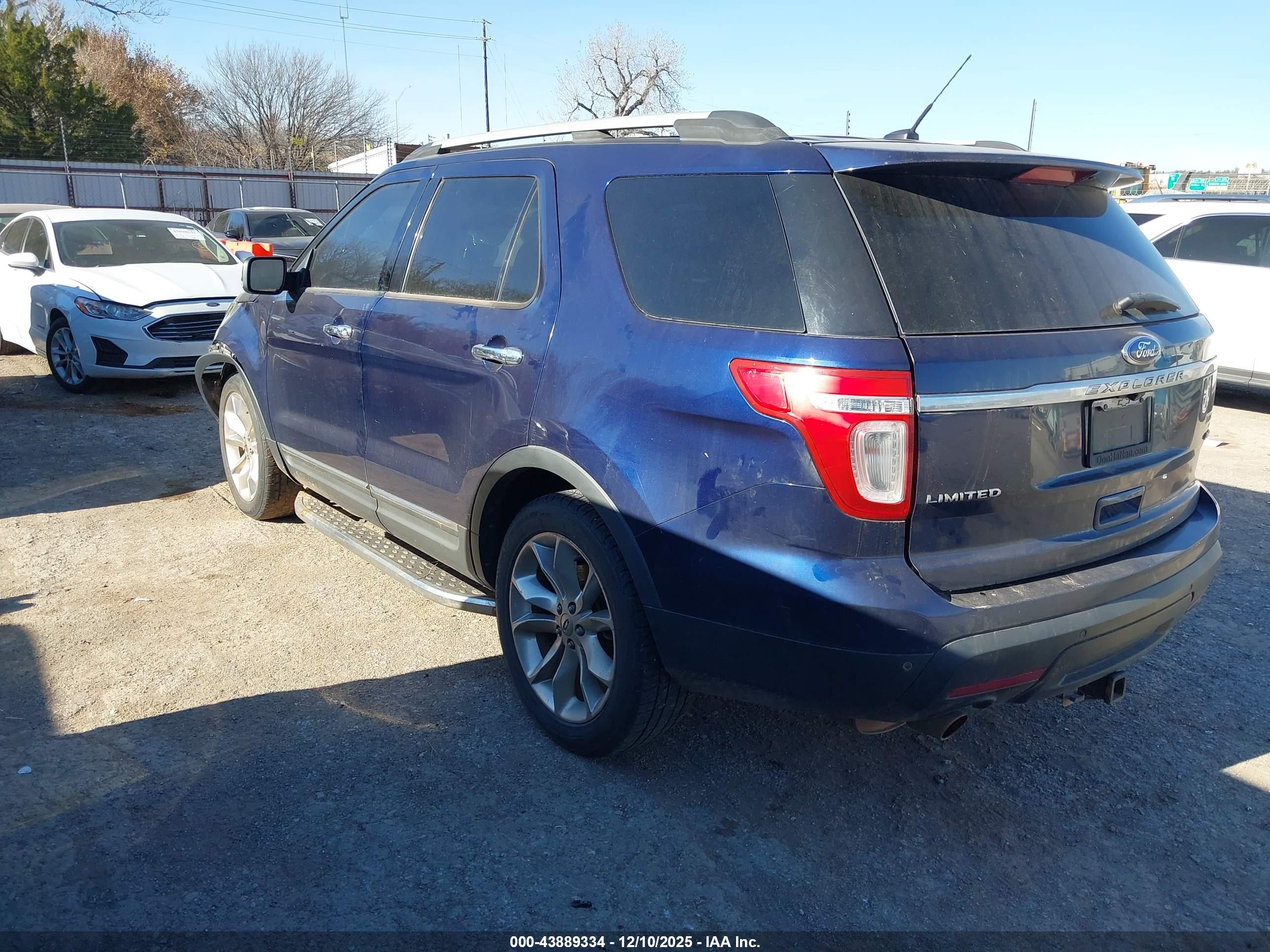 FORD EXPLORER image 3