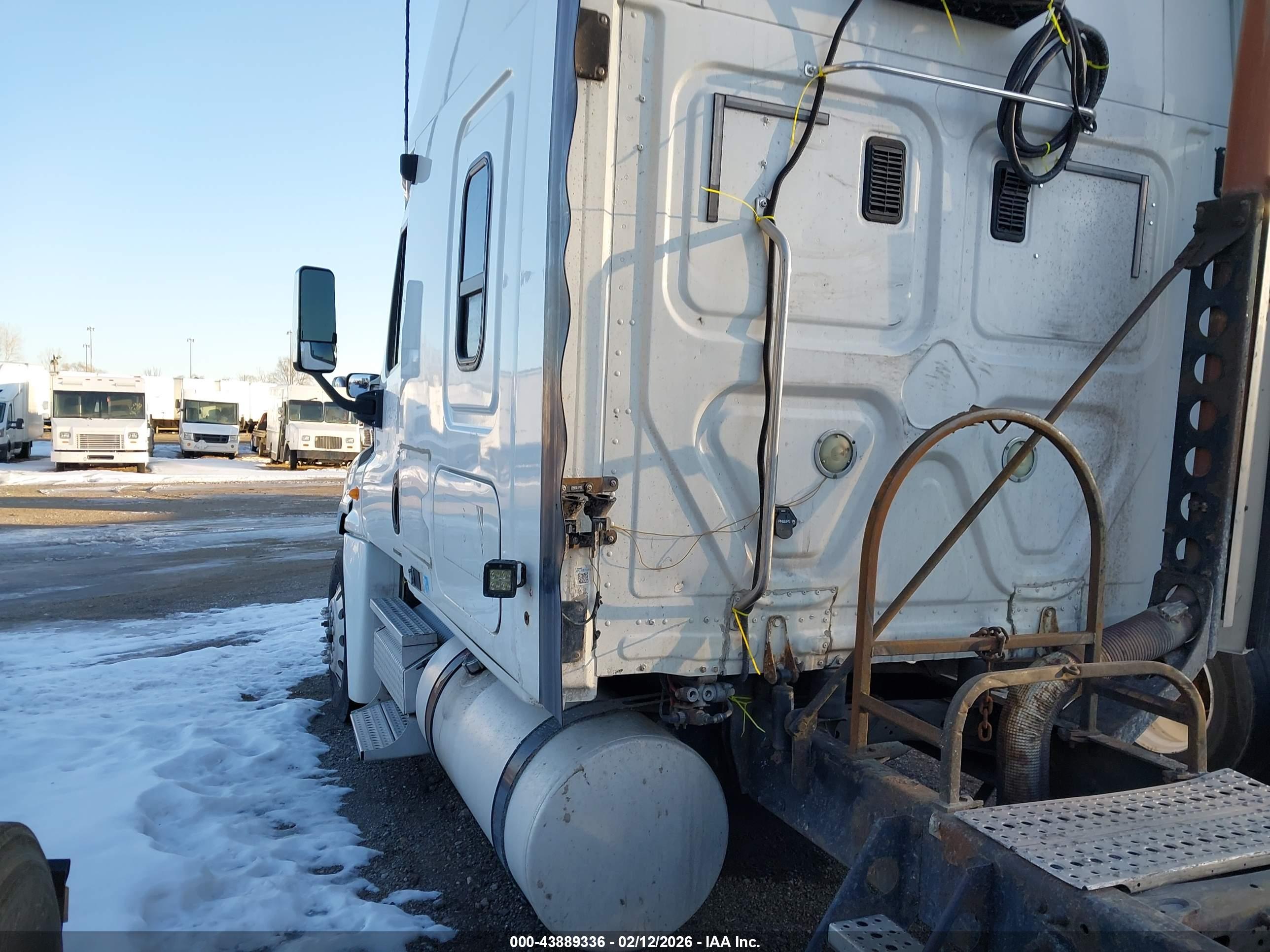 FREIGHTLINER CASCADIA image 3