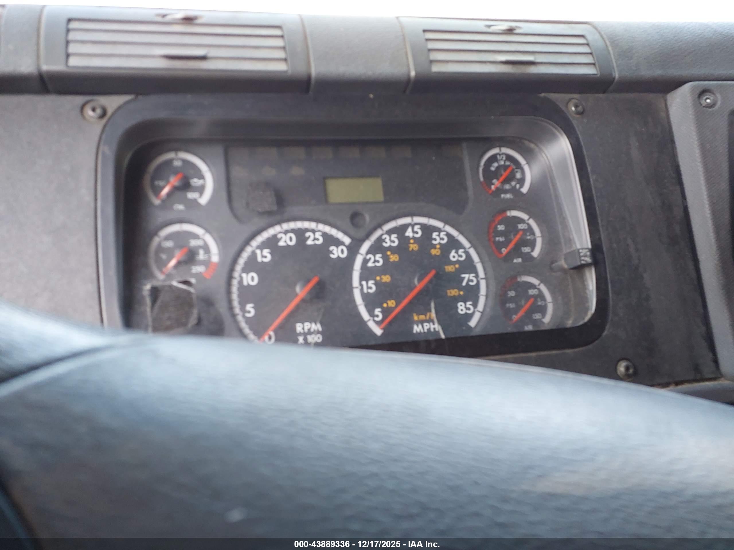 FREIGHTLINER CASCADIA image 6