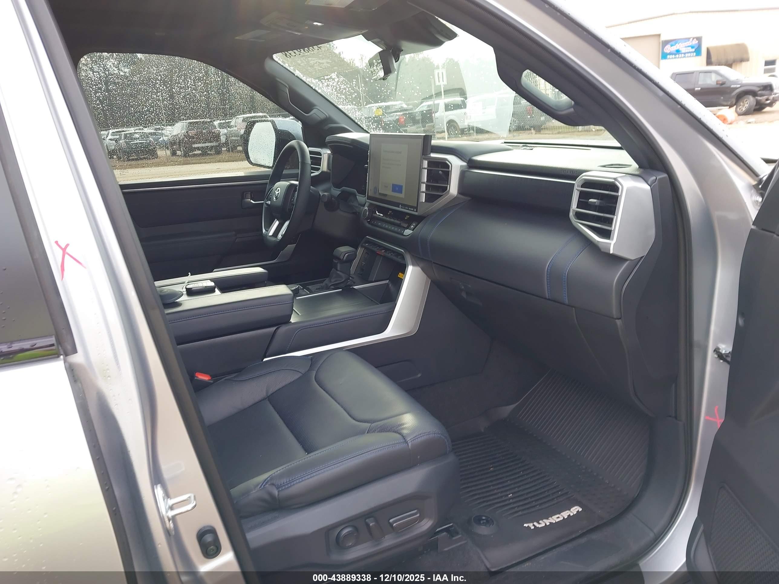 TOYOTA TUNDRA image 5