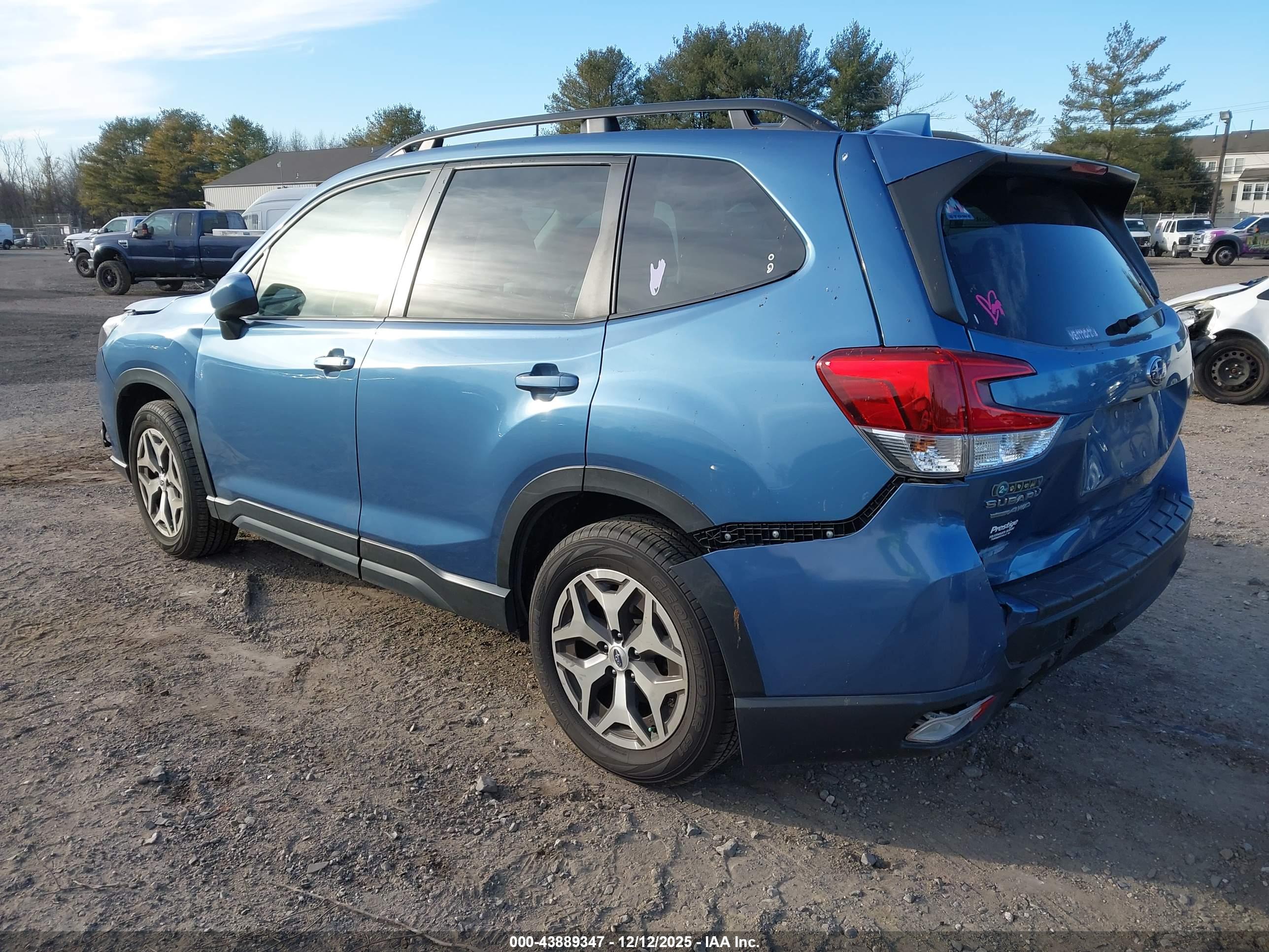 SUBARU FORESTER image 3