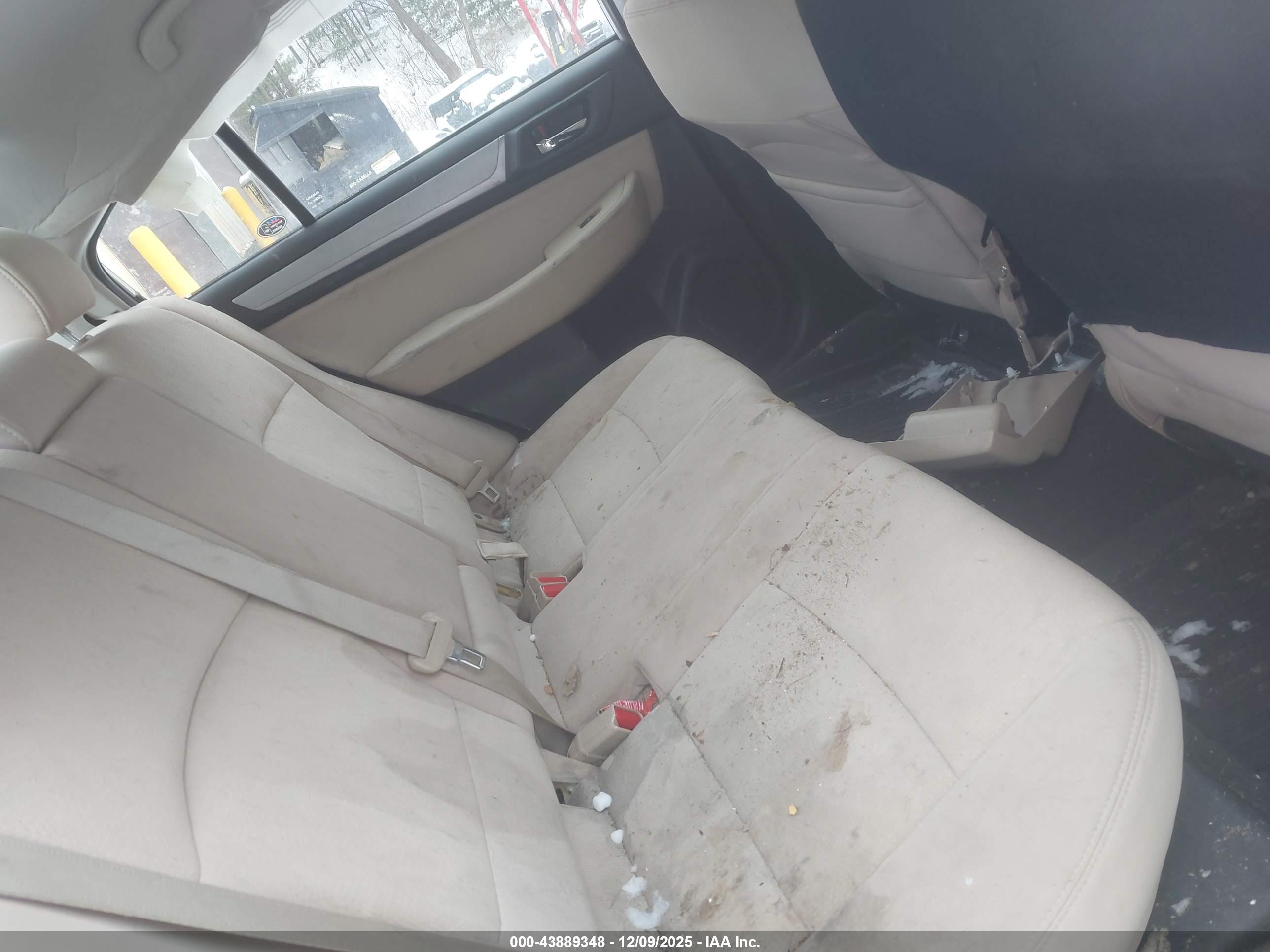 SUBARU LEGACY image 8
