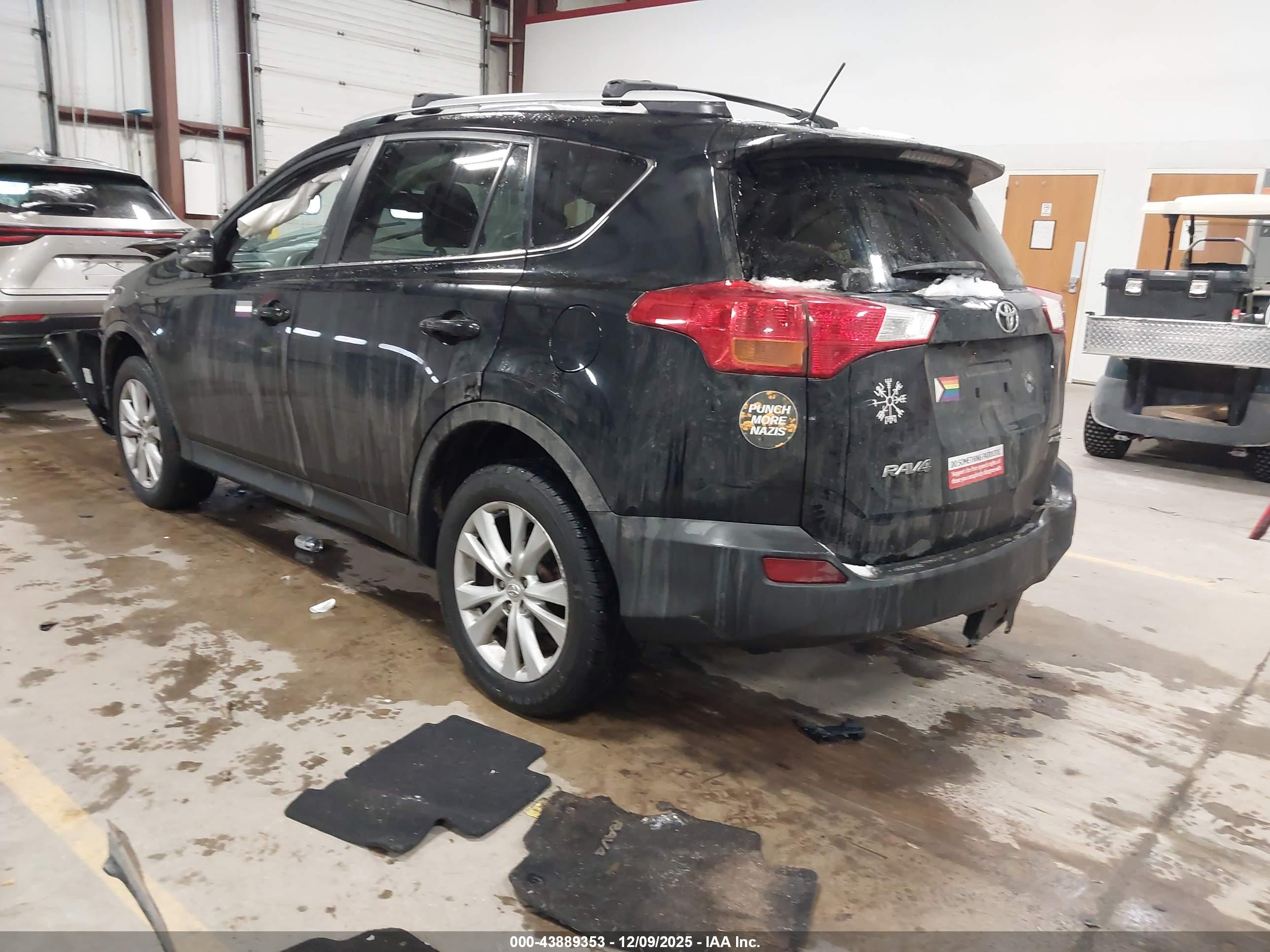 TOYOTA RAV4 image 3