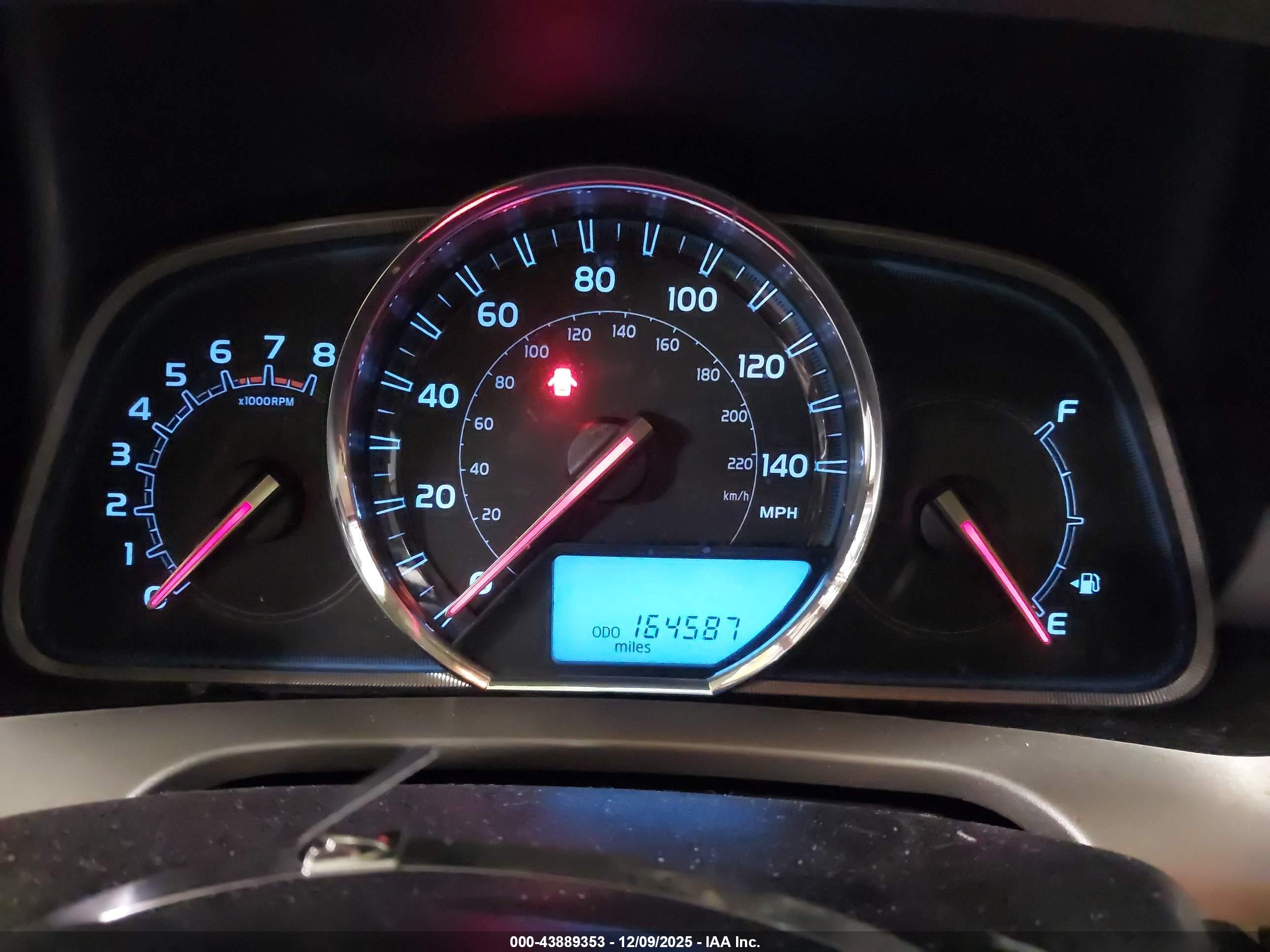 TOYOTA RAV4 image 7