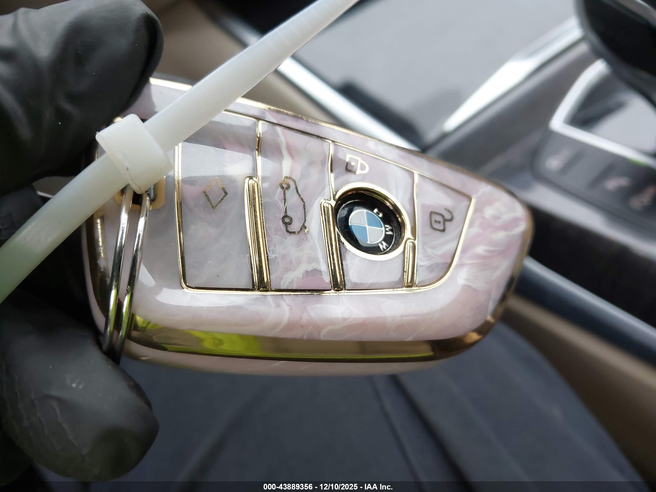 BMW 330I image 11