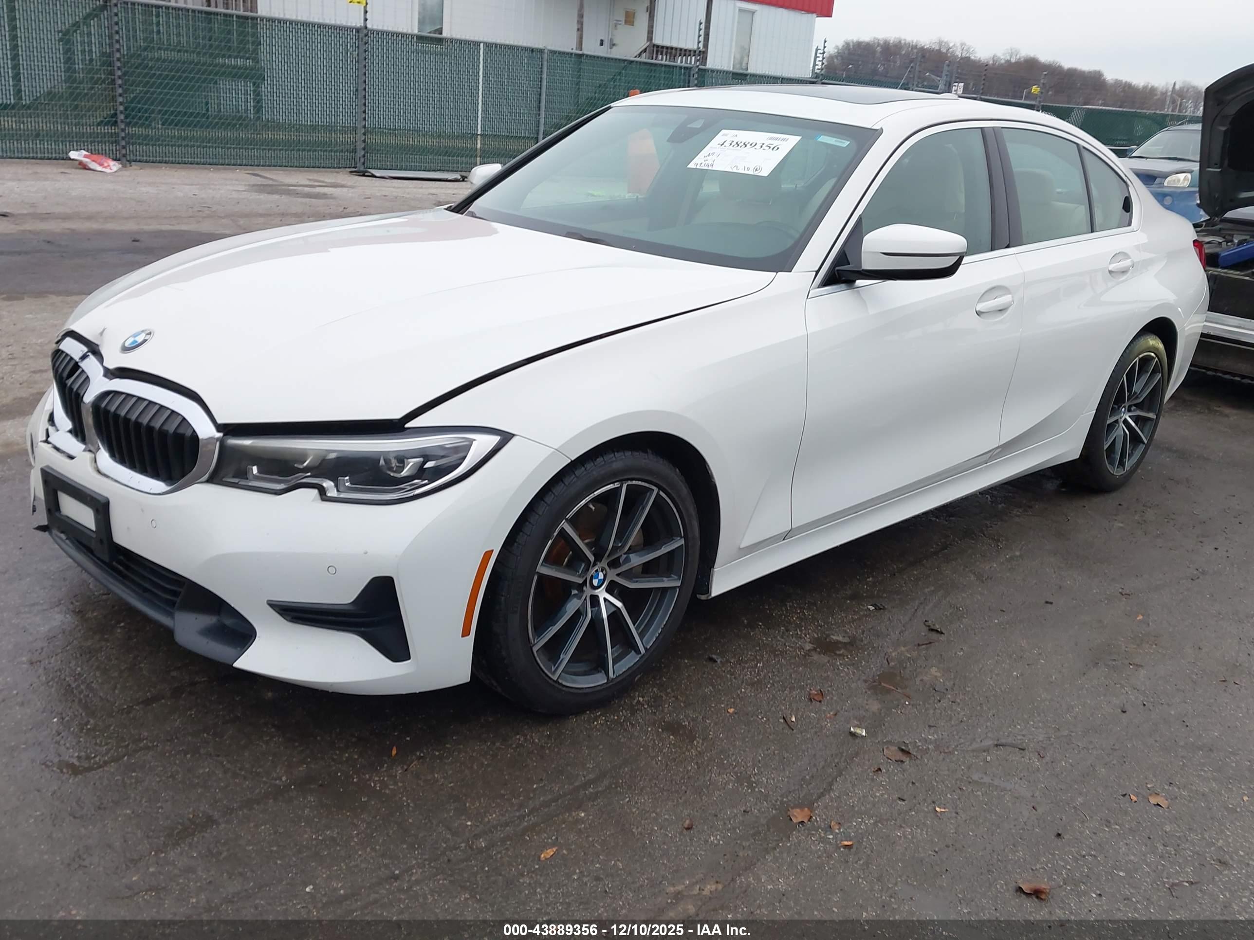 BMW 330I image 2