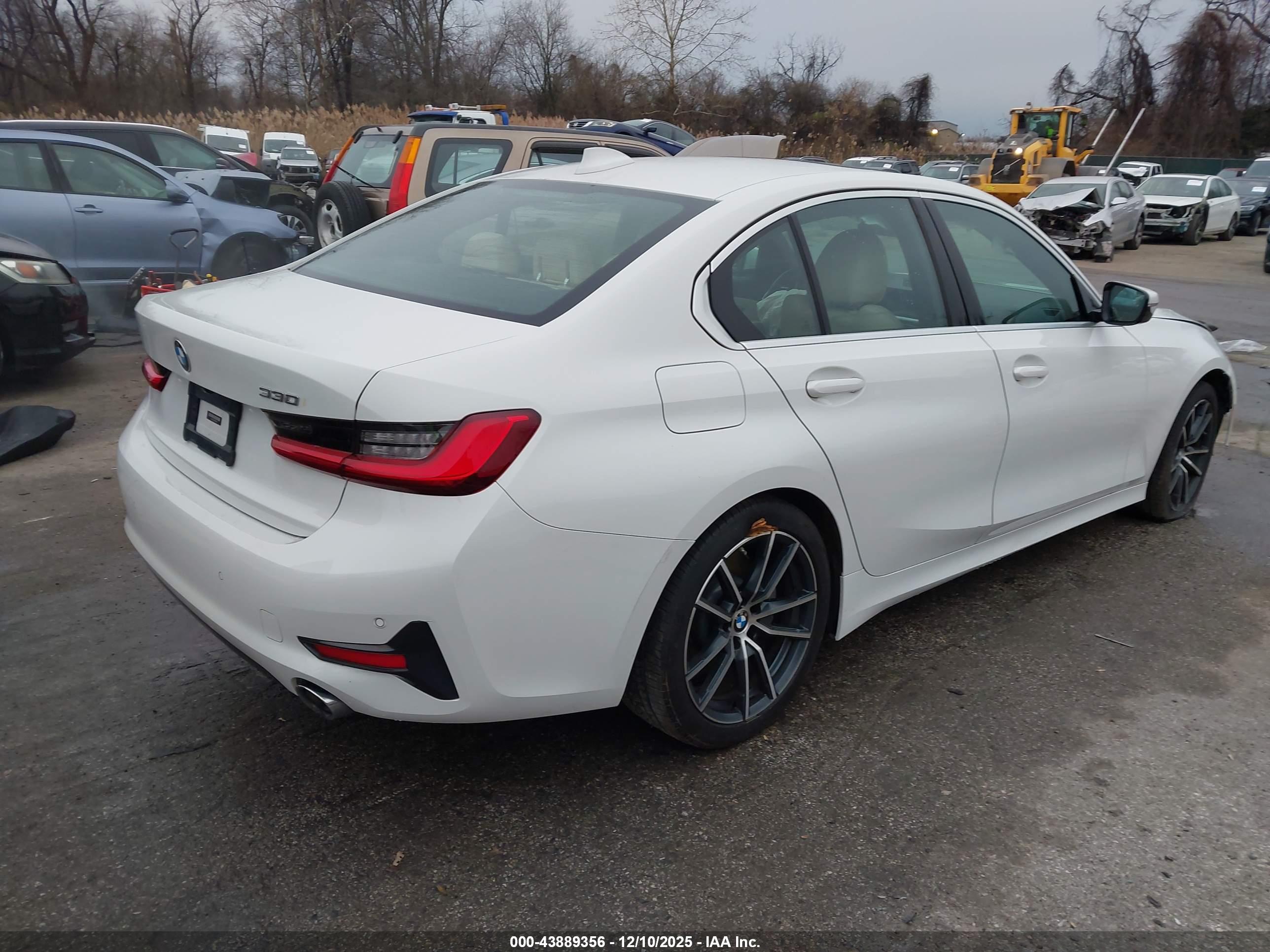 BMW 330I image 4