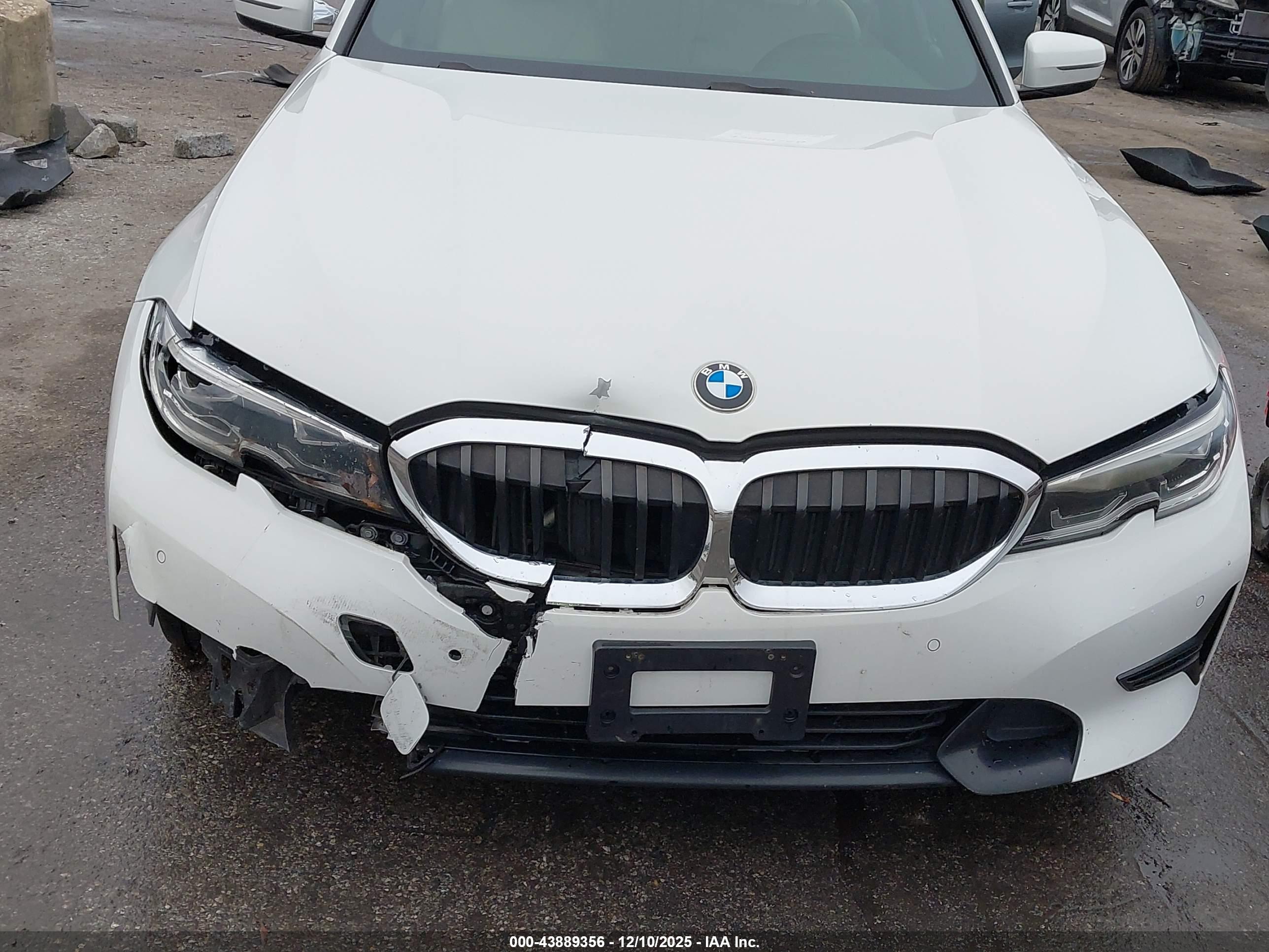 BMW 330I image 6