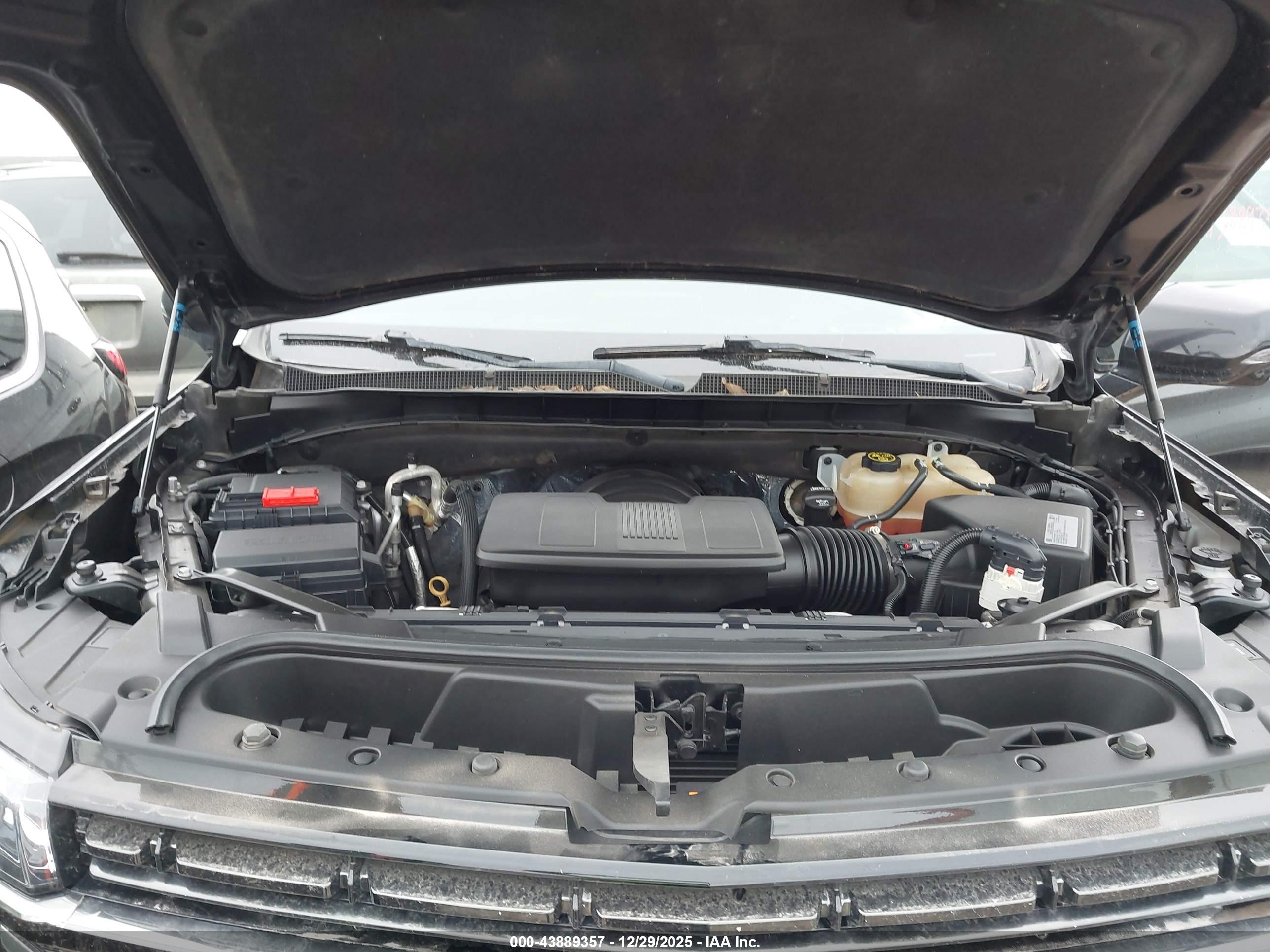 CHEVROLET TAHOE image 10