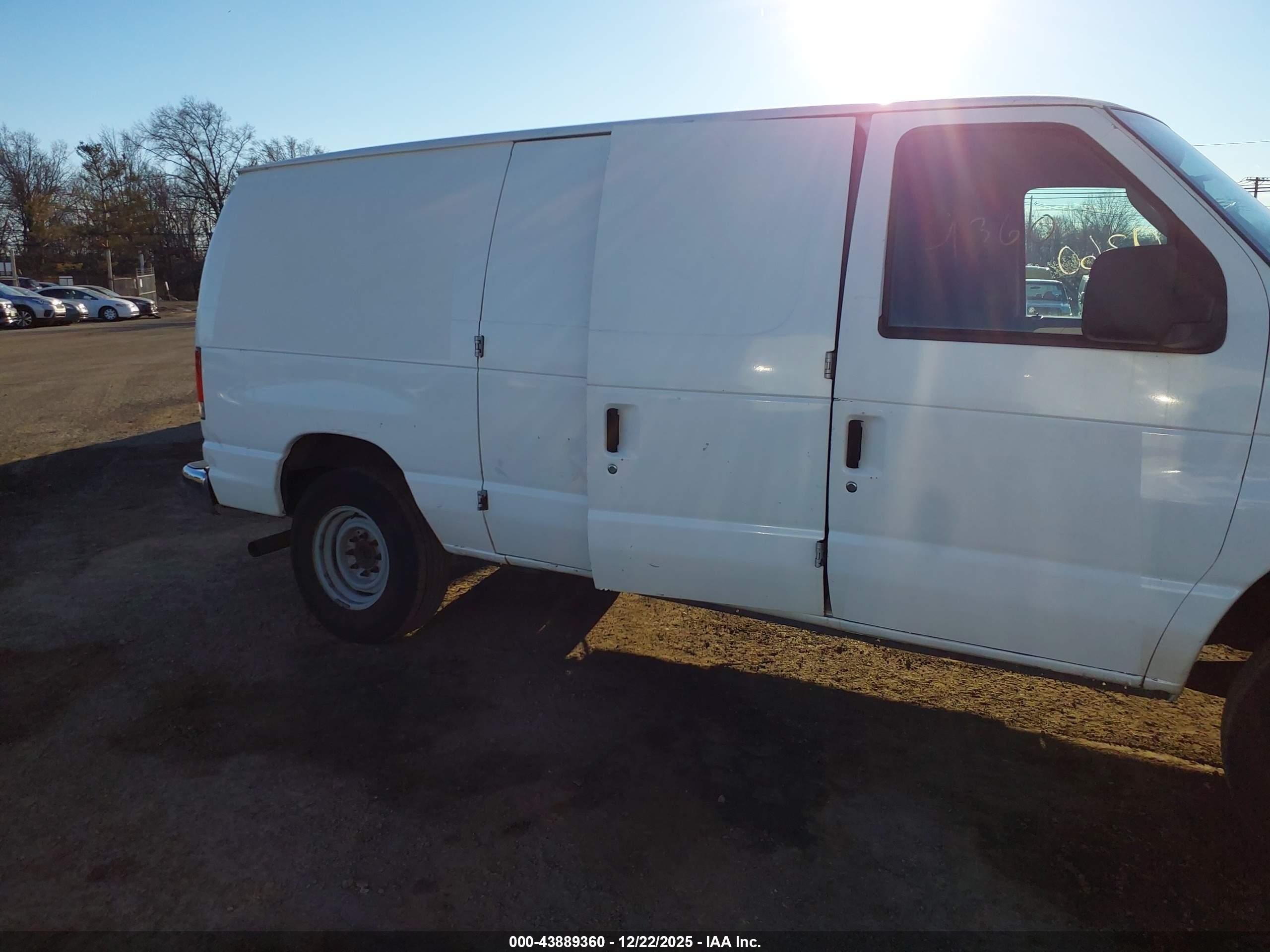 FORD E-350 image 6