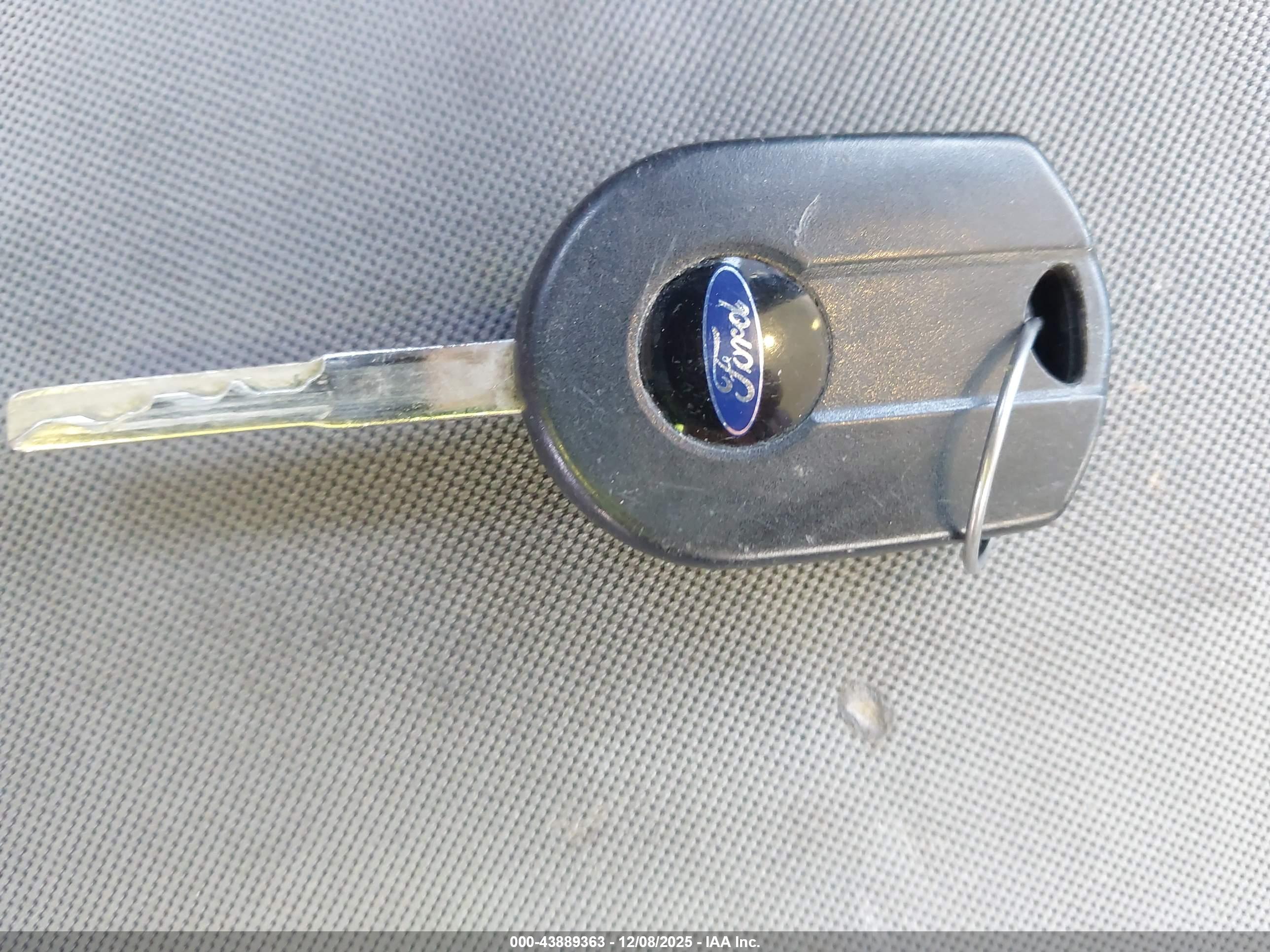 FORD ESCAPE image 11