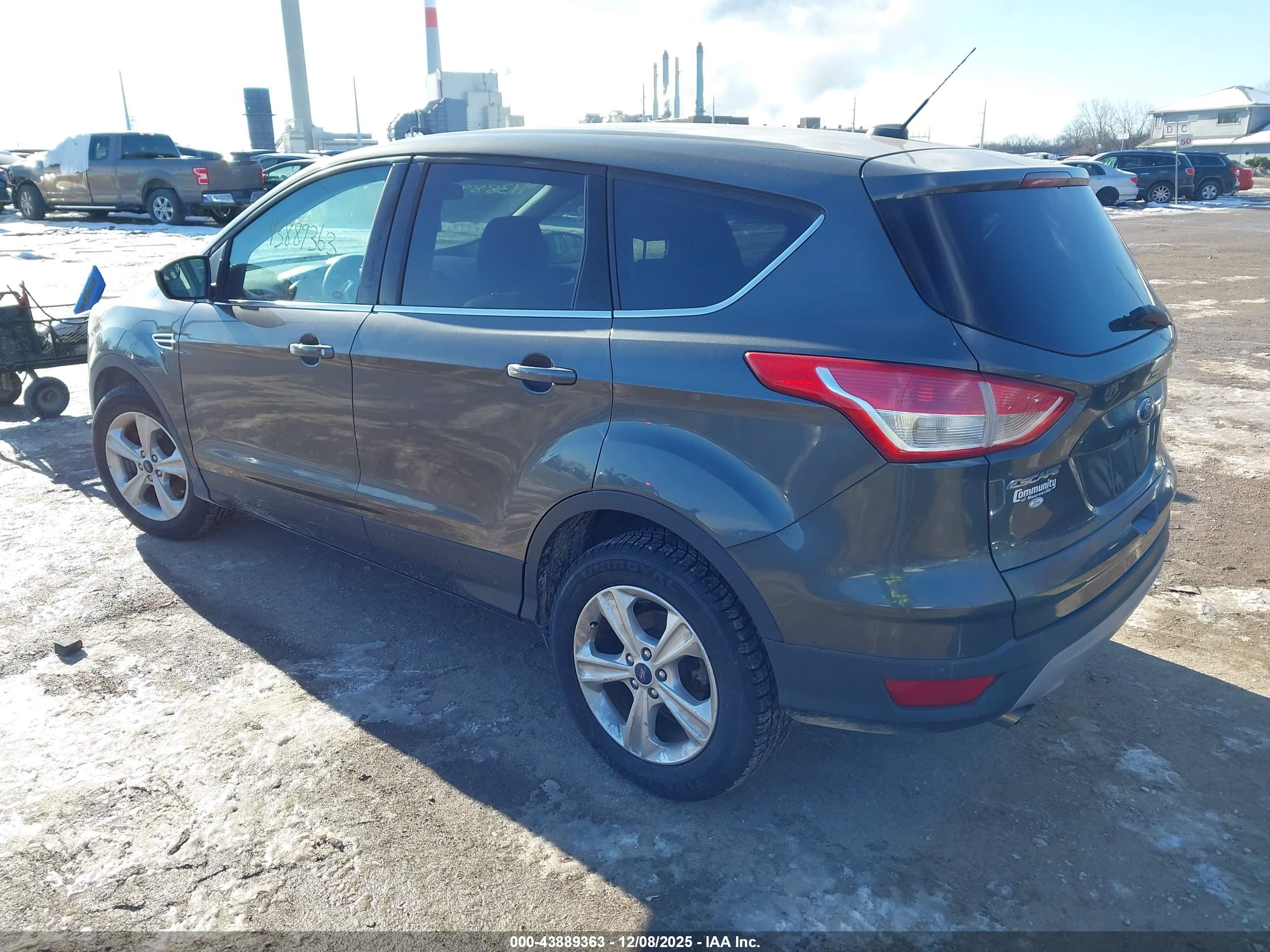 FORD ESCAPE image 3