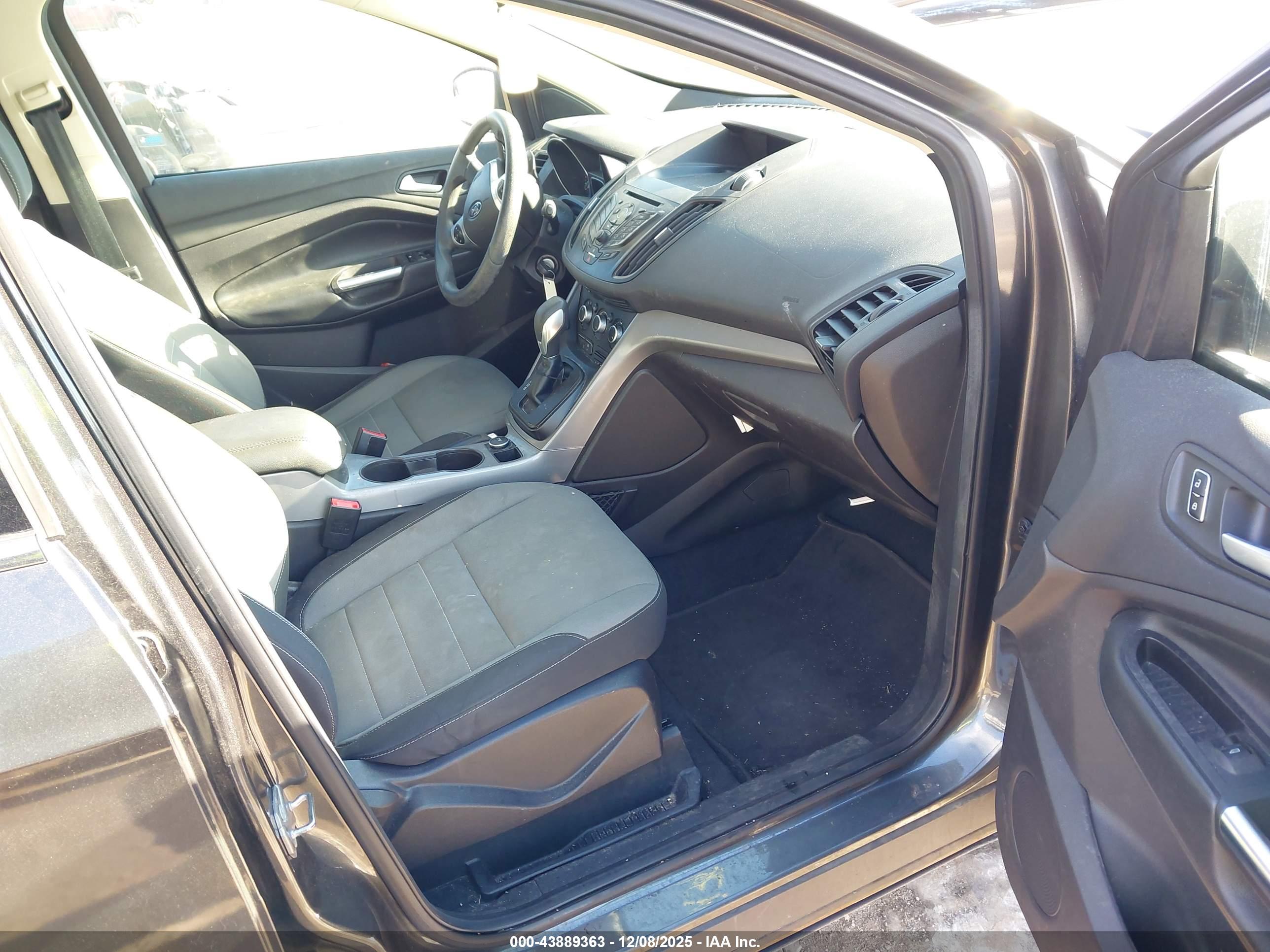 FORD ESCAPE image 5