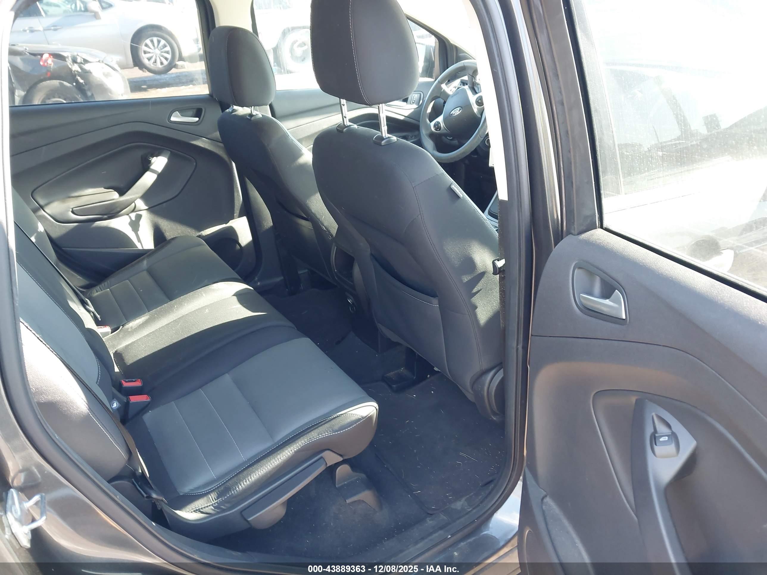 FORD ESCAPE image 8